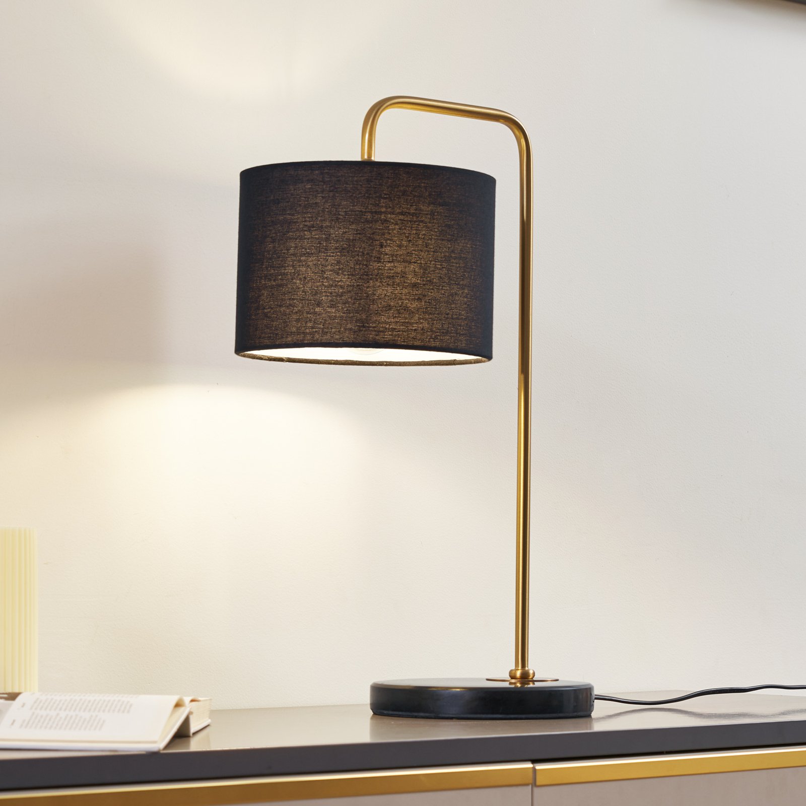 Lindby table lamp Hillary, black/gold, marble, 49 cm