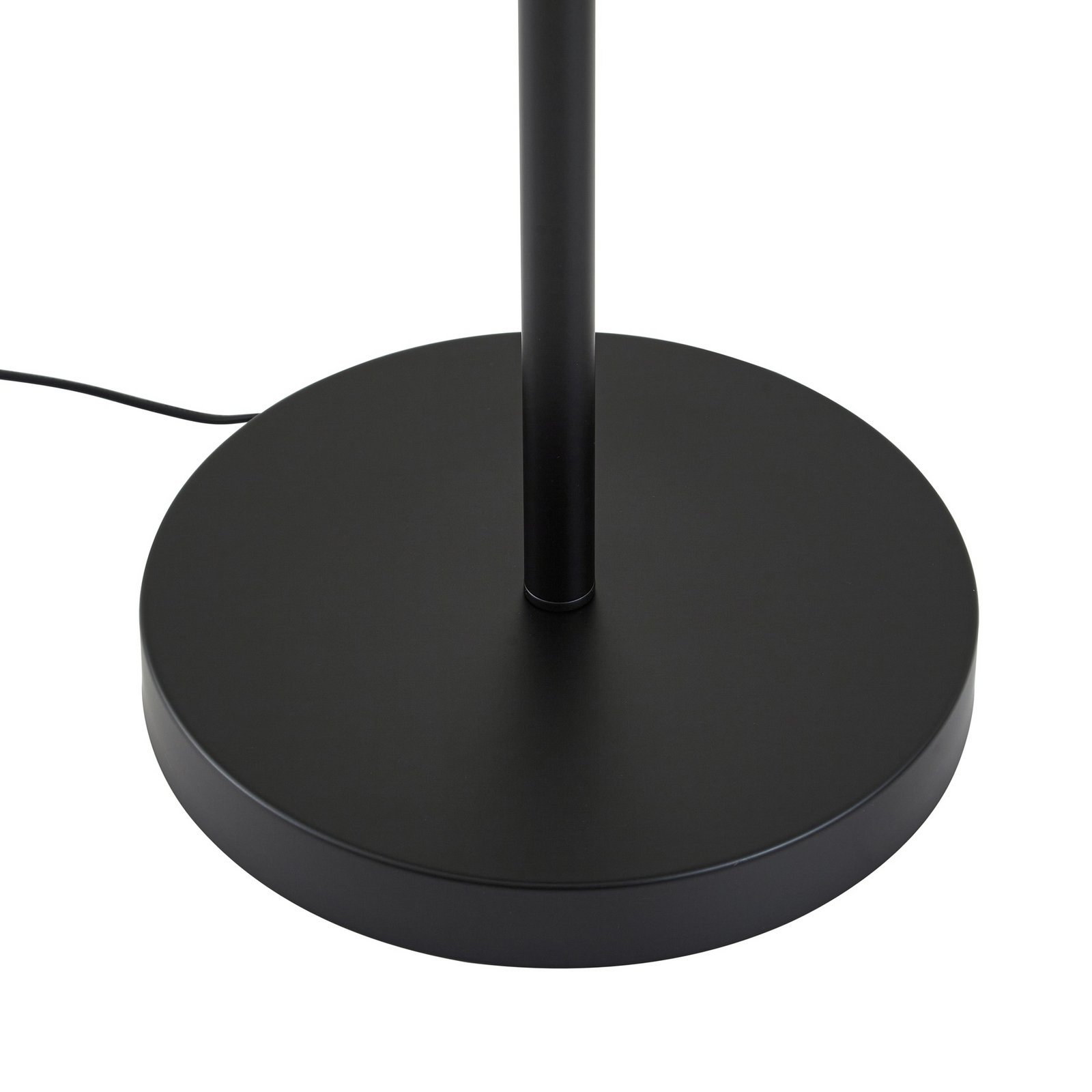 Lindby Lampa podłogowa Aovan, czarna, półka, port USB