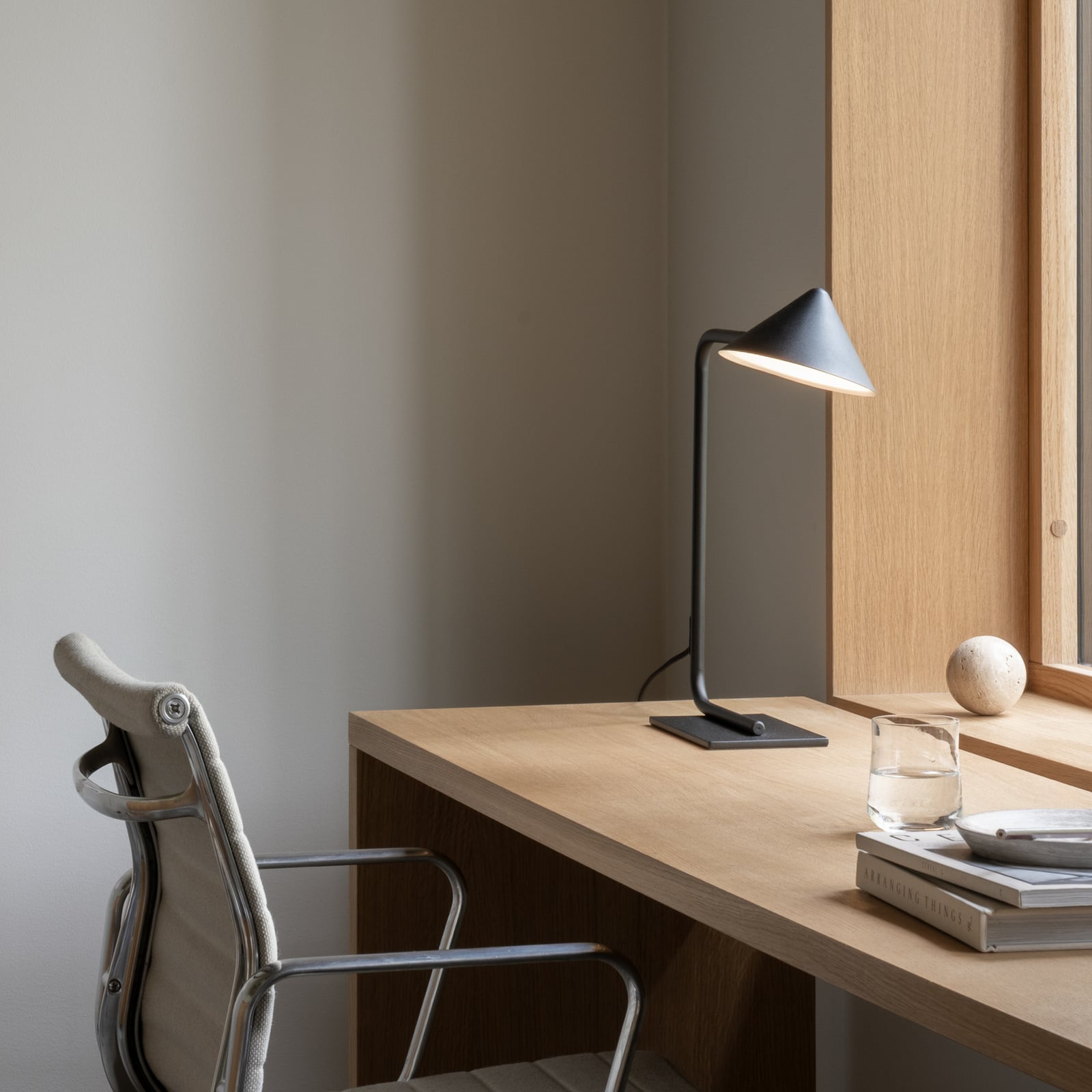 Kuro stolna lampa, crna, 40 cm, metal, G9 - Watt & Veke