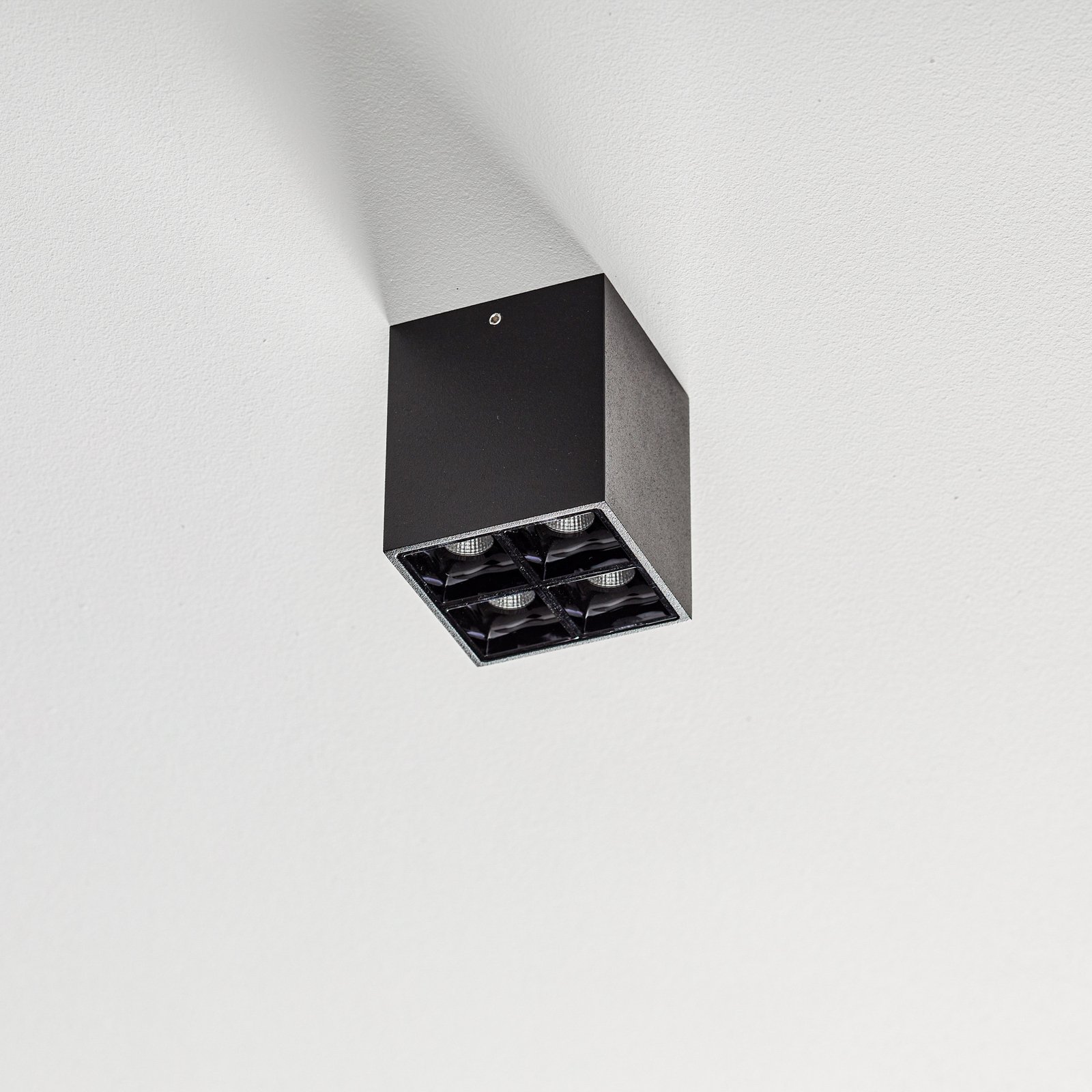 Liro LED ceiling spotlight black 34° 2,700 K