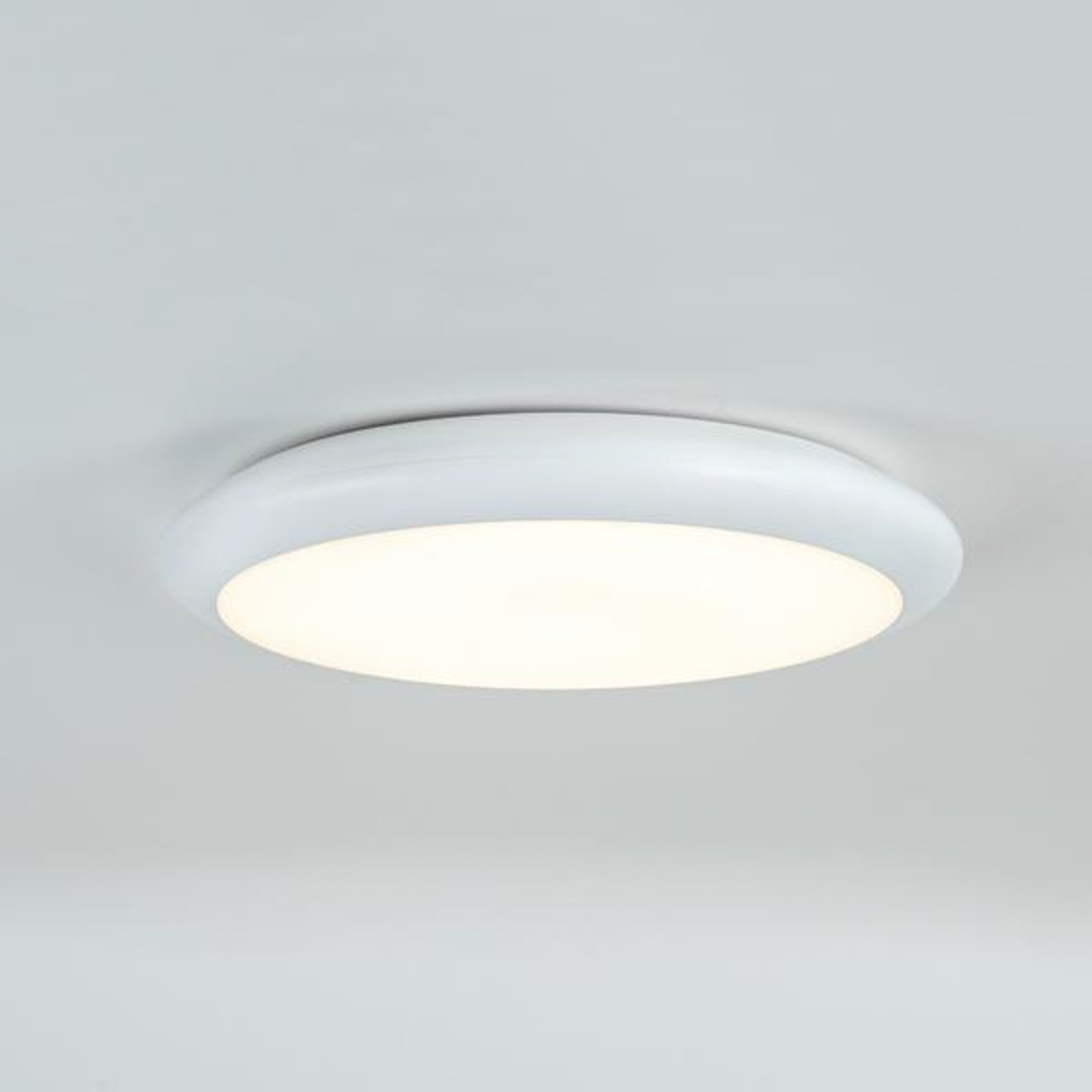 BRUMBERG Gavan LED plafondlamp, IP65, wit Ø32cm