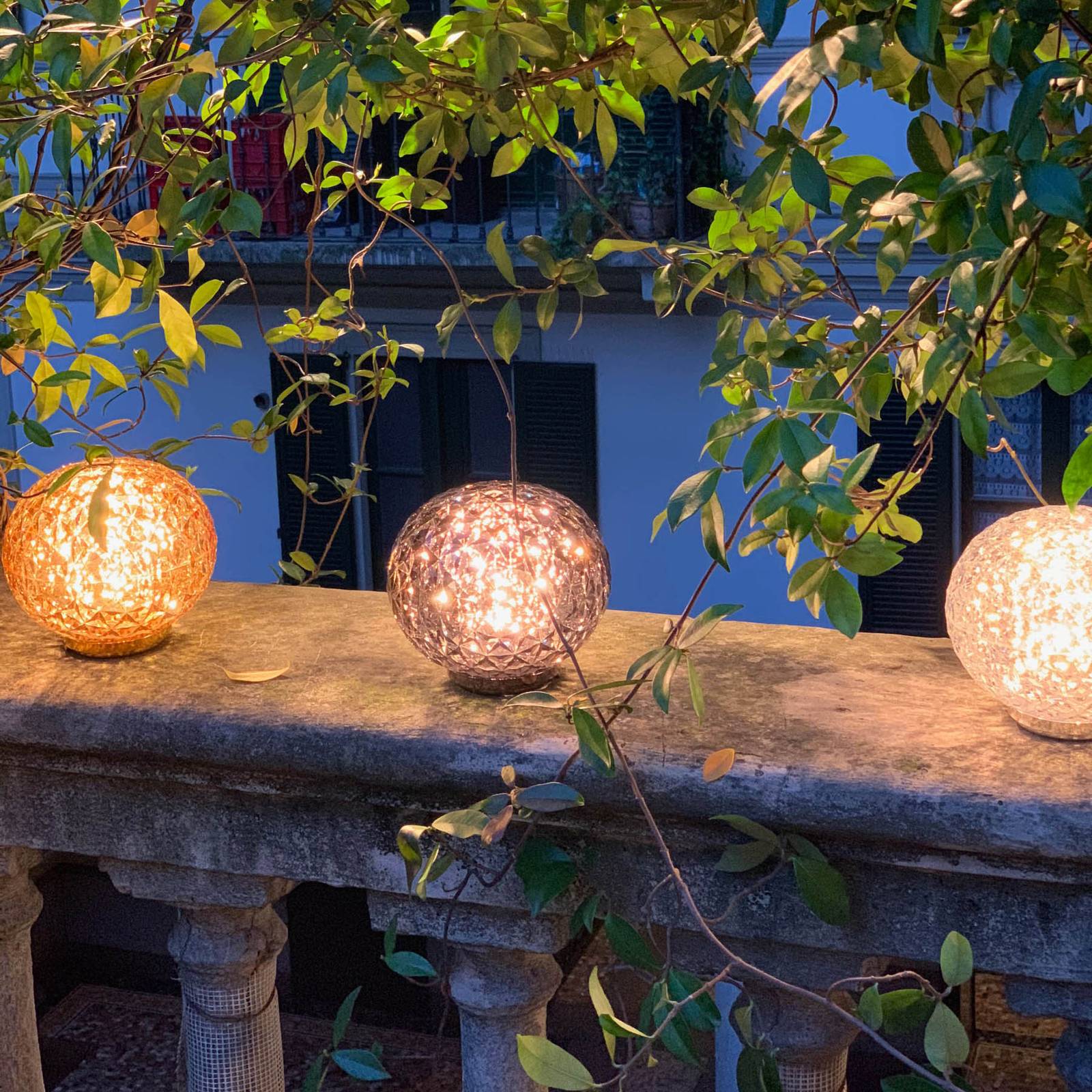 Kartell Mini Planet lampa stołowa LED, żółta