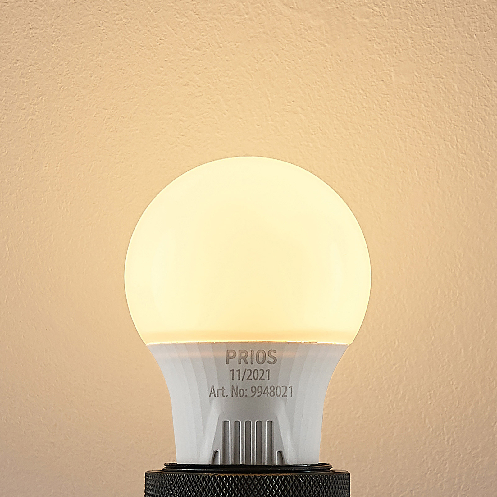 Ampoule LED E27 A60 7 W blanche 2 700 K