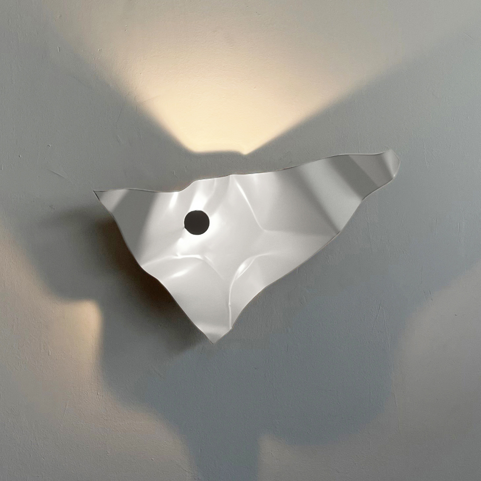Knikerboker LED wall lamp Zona d'ombra, white, 79 cm