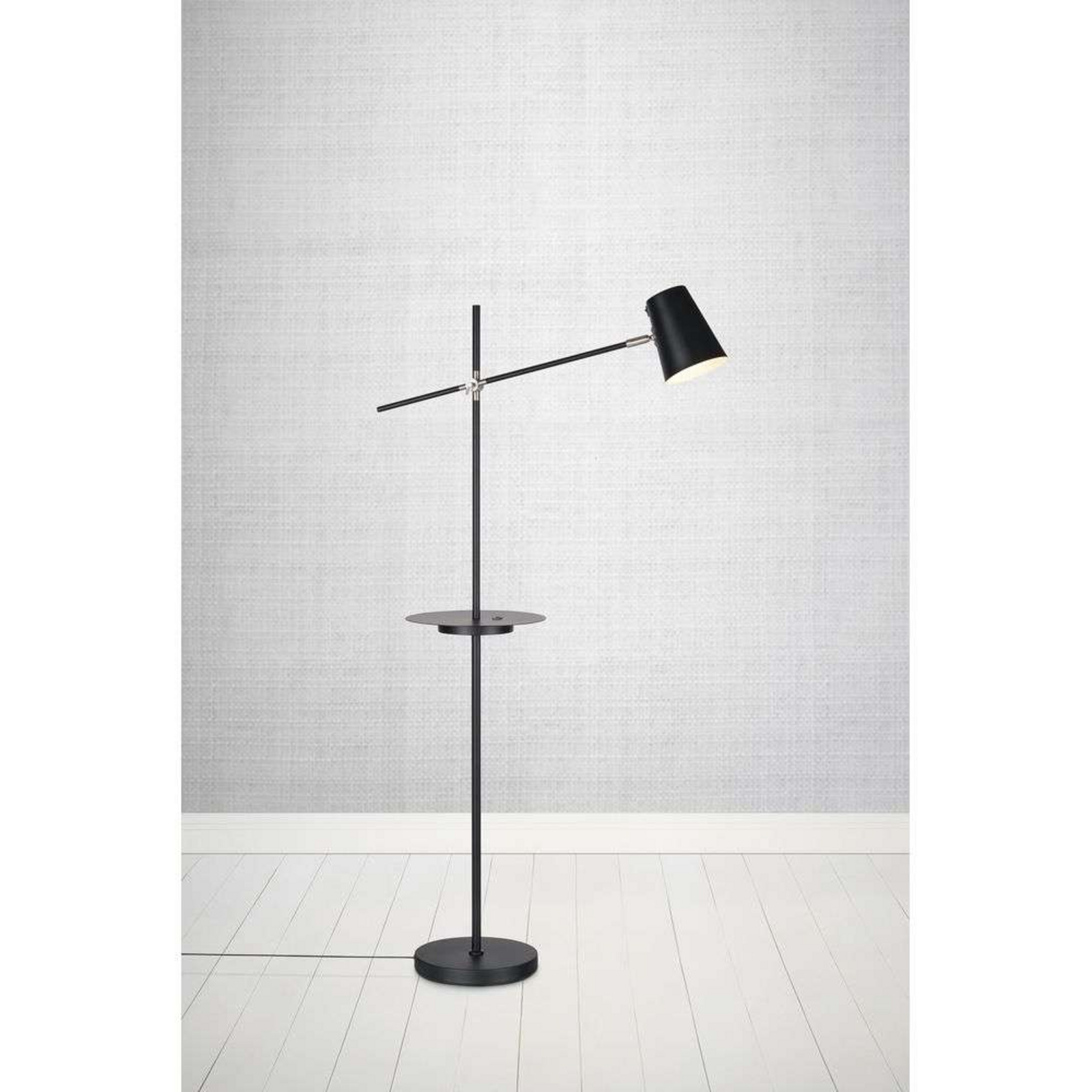 Linear Floor Lamp USB Black - Markslöjd