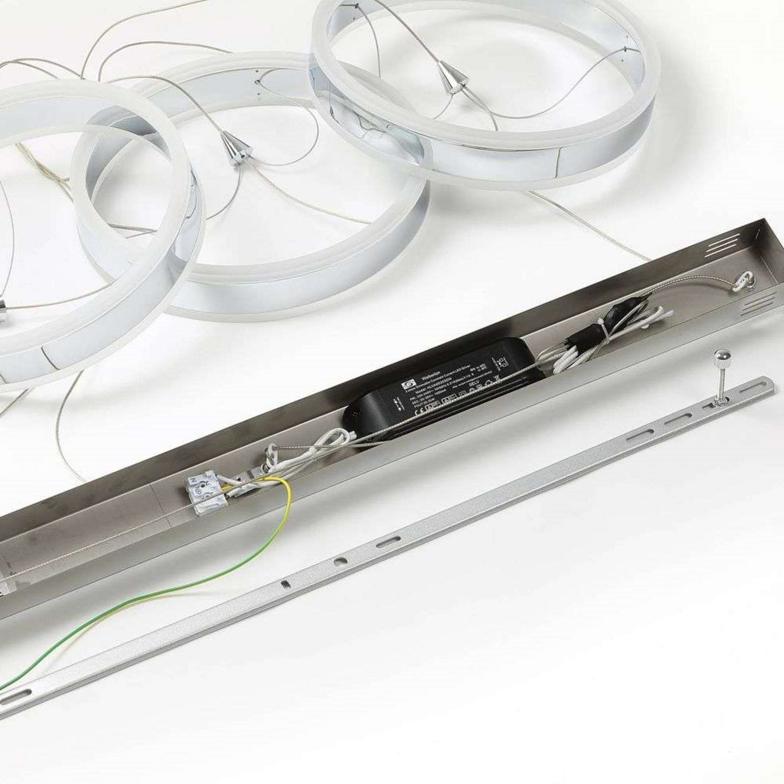 Lyani Riippuvalaisin L115 Chrome/White - Lucande