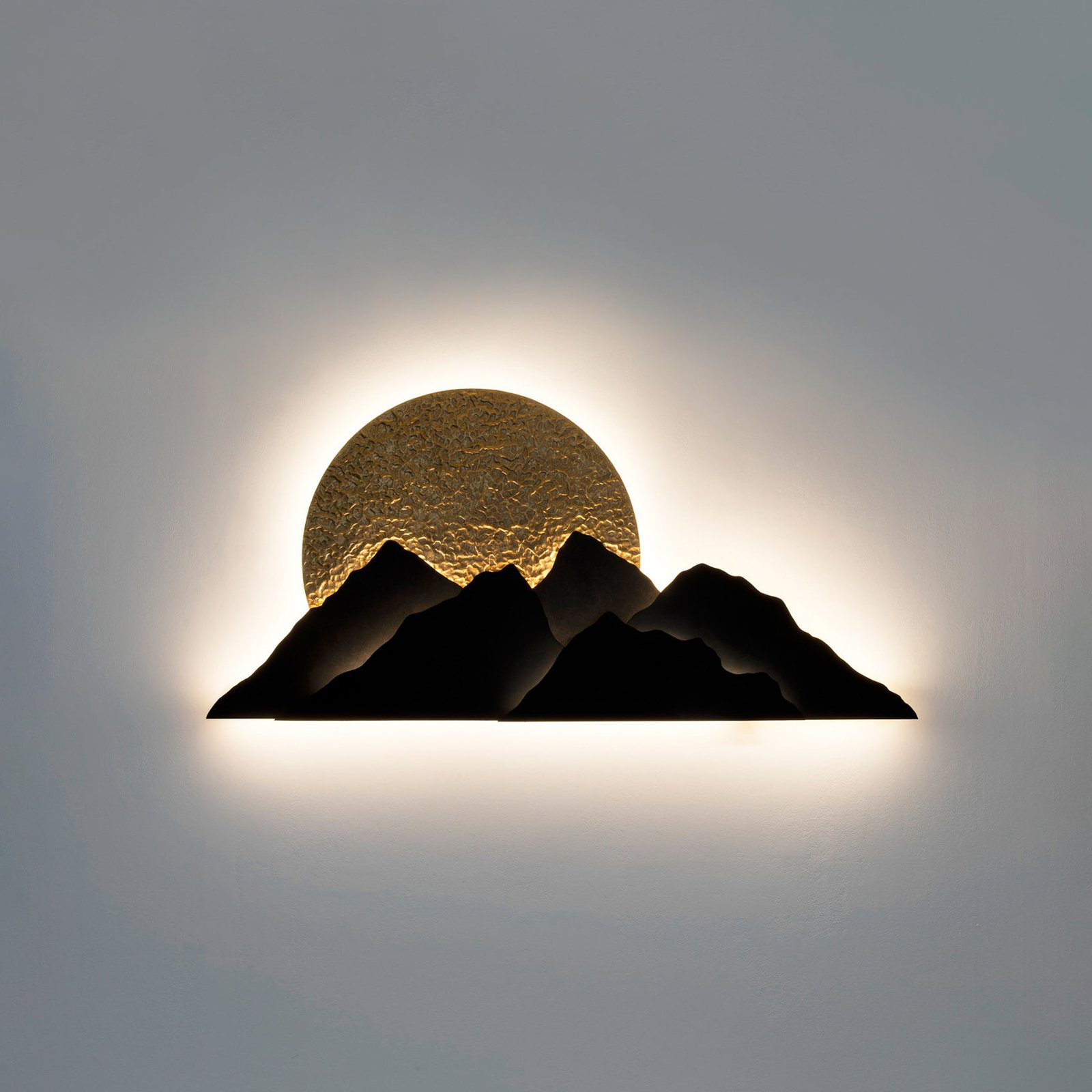 Candeeiro de parede Montagna LED, castanho/dourado, largura 150 cm