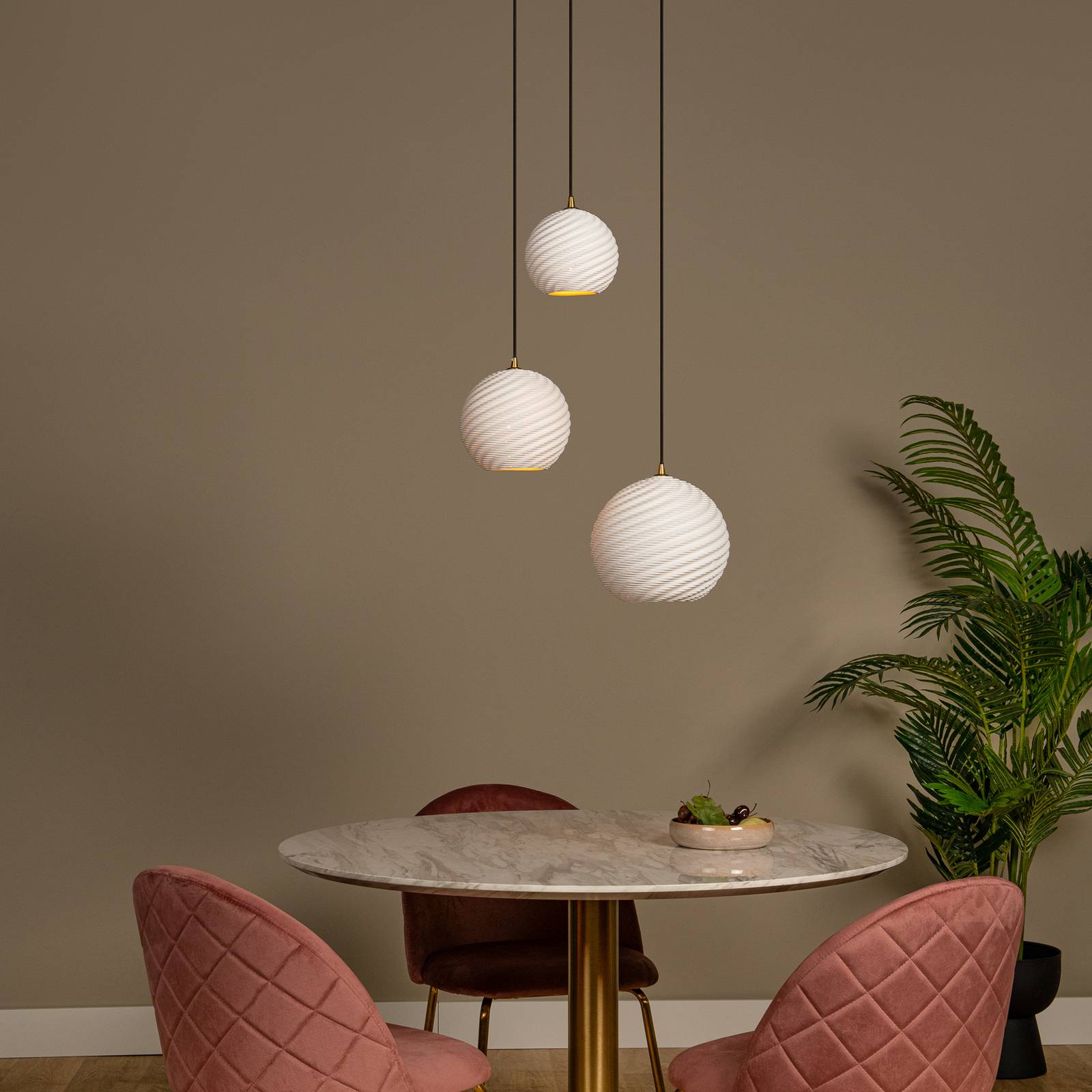 Pendellampe Bina, Länge 45 cm weiß/schwarz, Porzellan 3-flg. günstig online kaufen