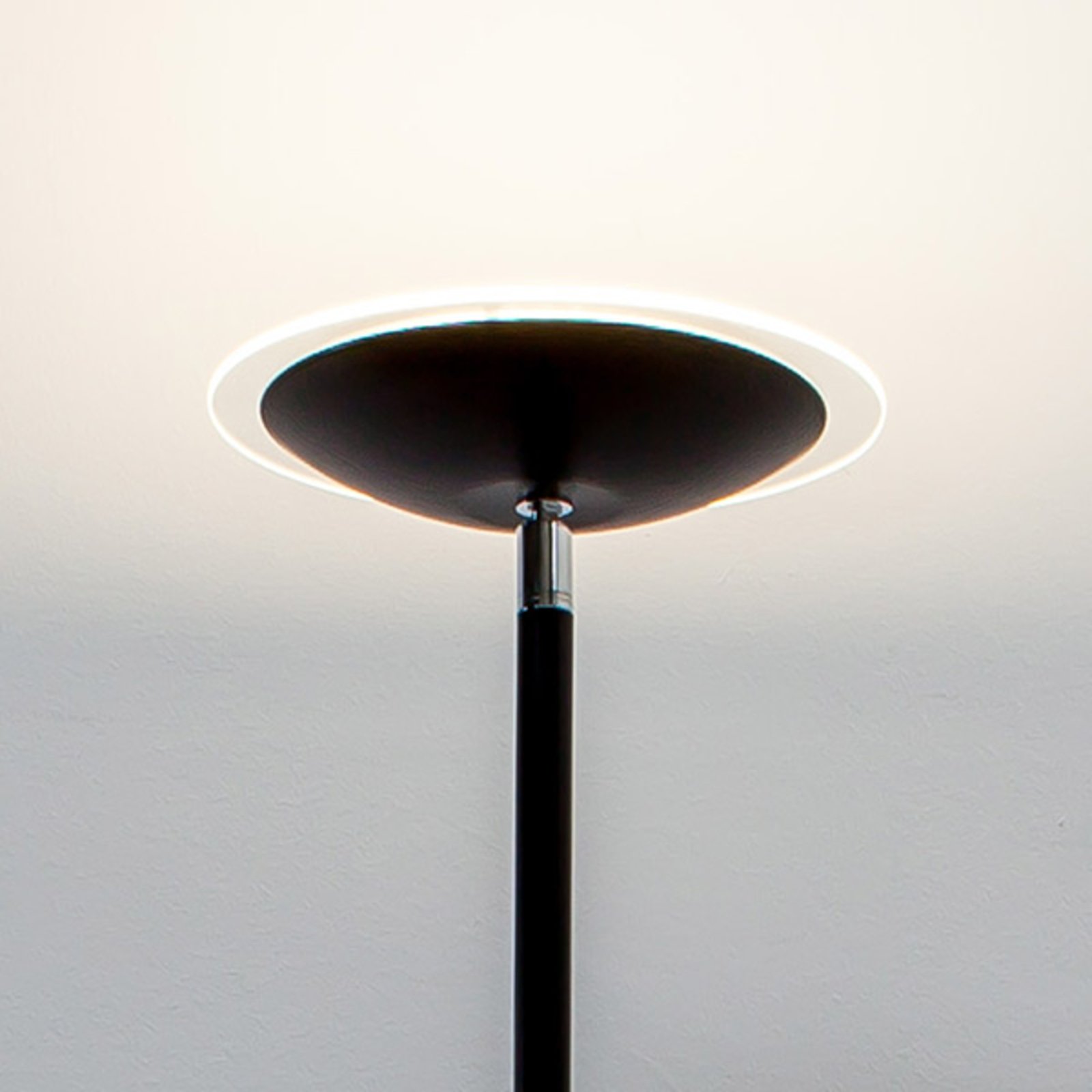 LED stojací lampa osvětlující strop Malea, černá
