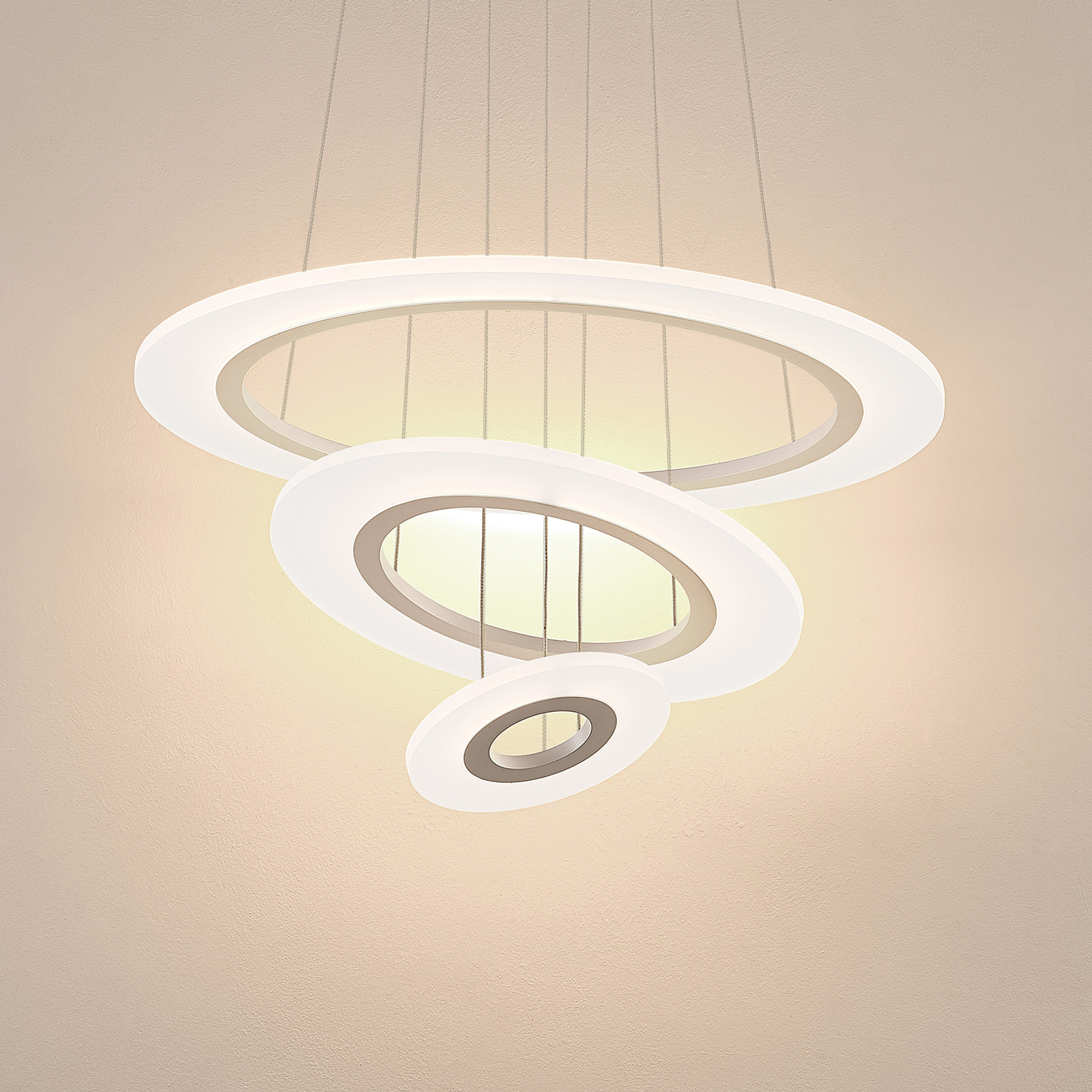 Lindby Amisu lampa wisząca LED trzy pierścienie