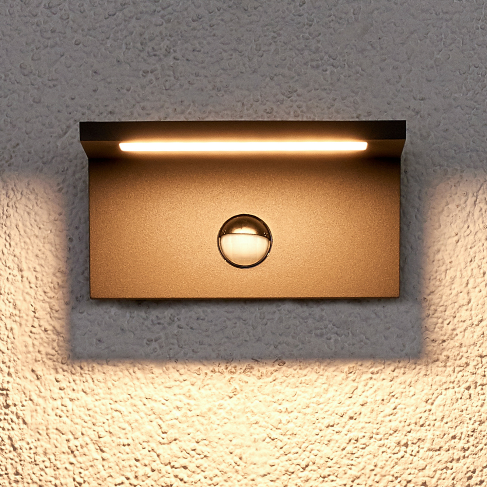 Applique d’extérieur LED carrée Darina, détecteur