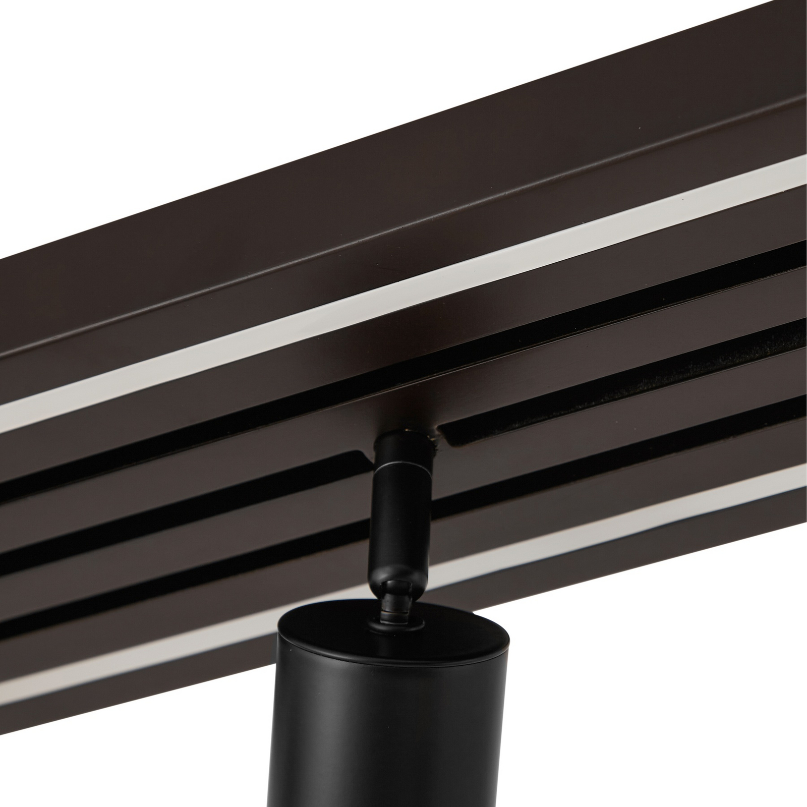 Lucande LED plafondspot Tiron, 3-lamps, 70 cm, eikenhout Lucande LED plafondspot Tiron, 3-lamps, 70 cm, eikenhout