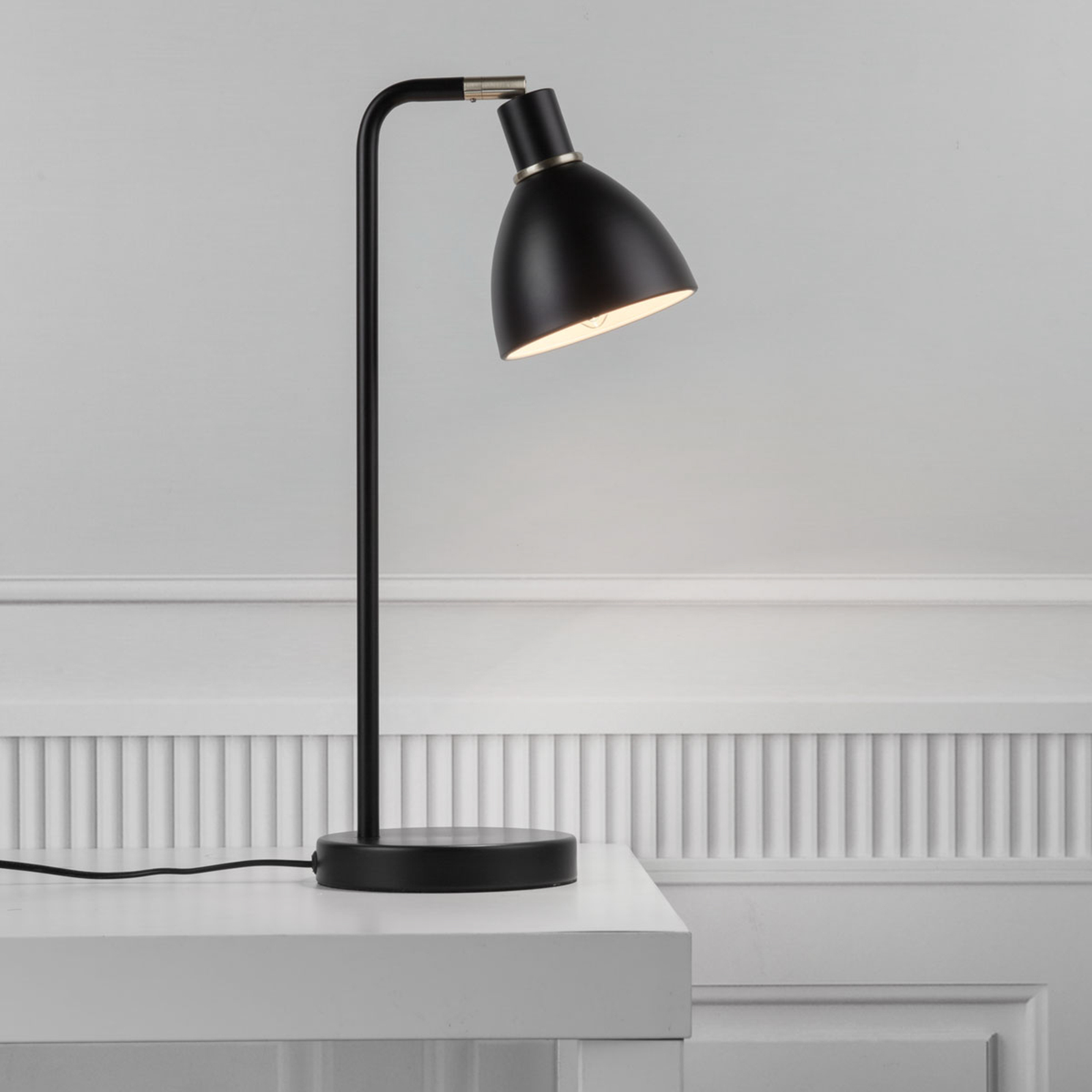 Timeless table lamp Ray for the desk