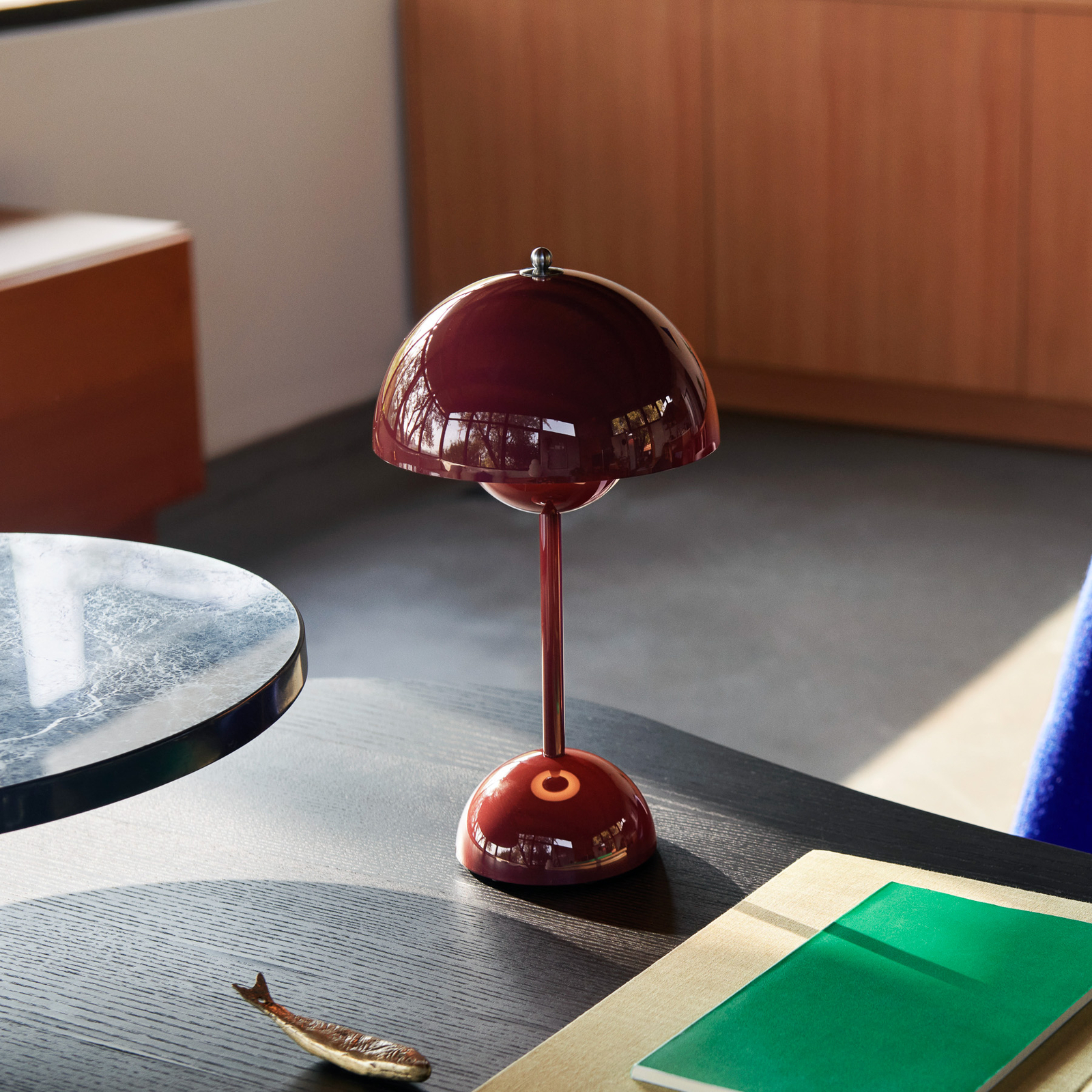 &Tradition LED-uppladdningsbar bordslampa Flowerpot VP9, violett