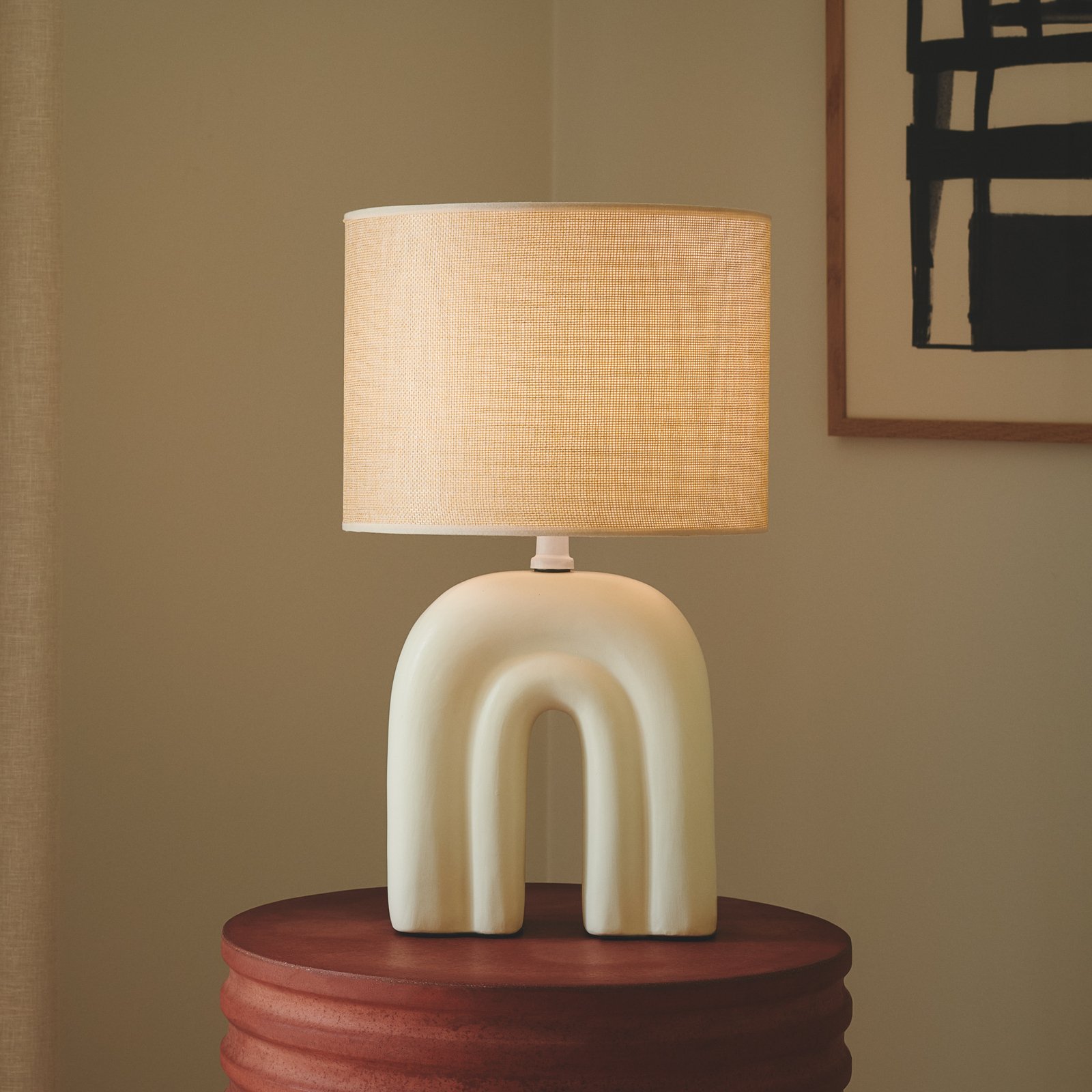 Haze bordslampa, keramik, lampskärm i textil, beige