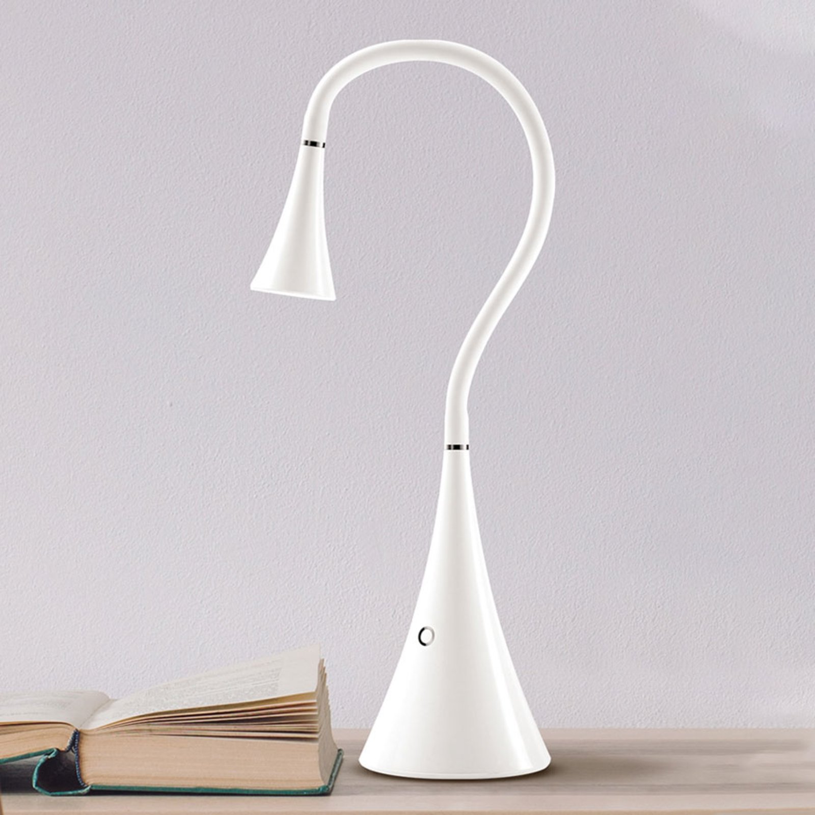 TRAE Kuki LED desk lamp 5,000 K