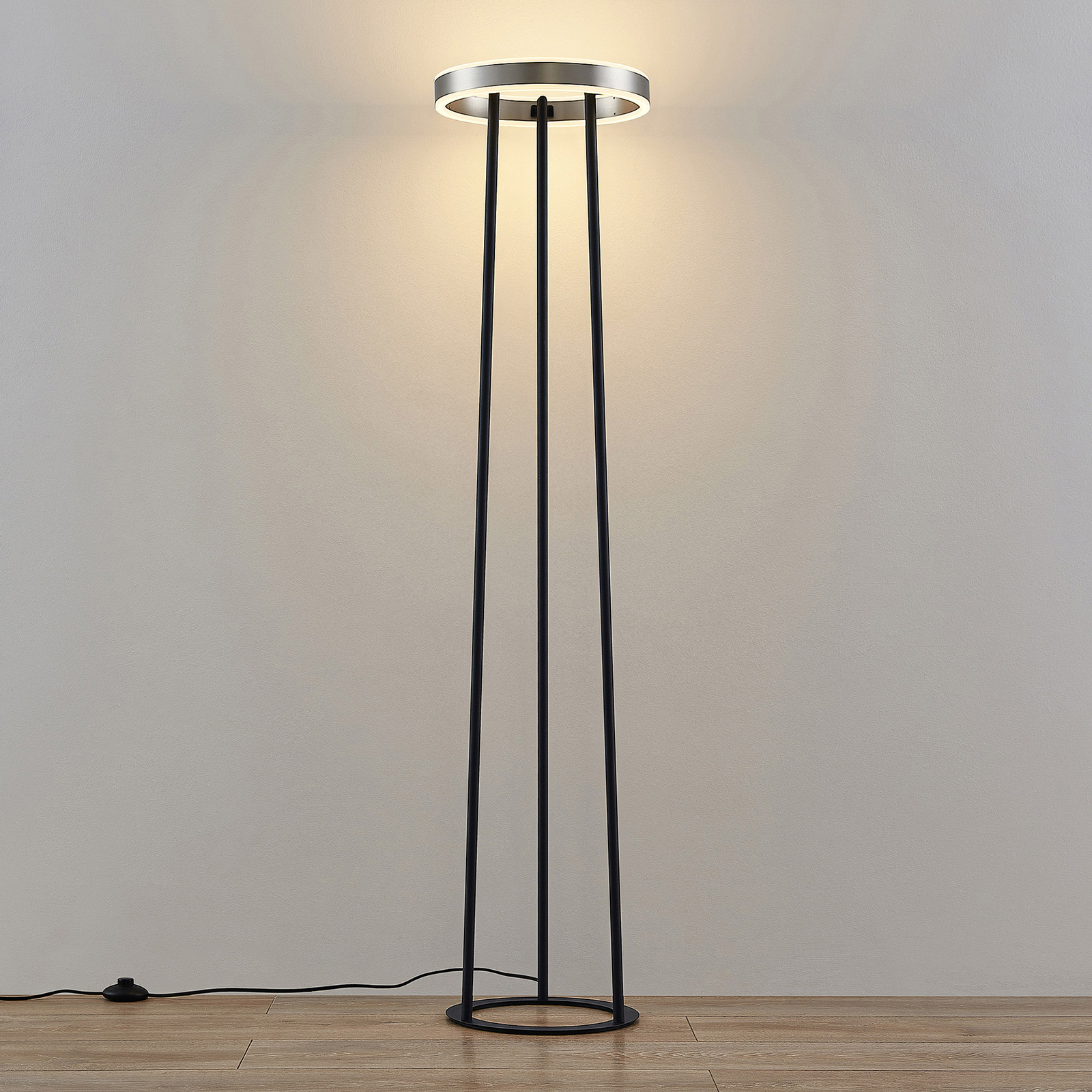 Lucande Seppe LED-gulvlampe, Ø 30 cm, nikkel