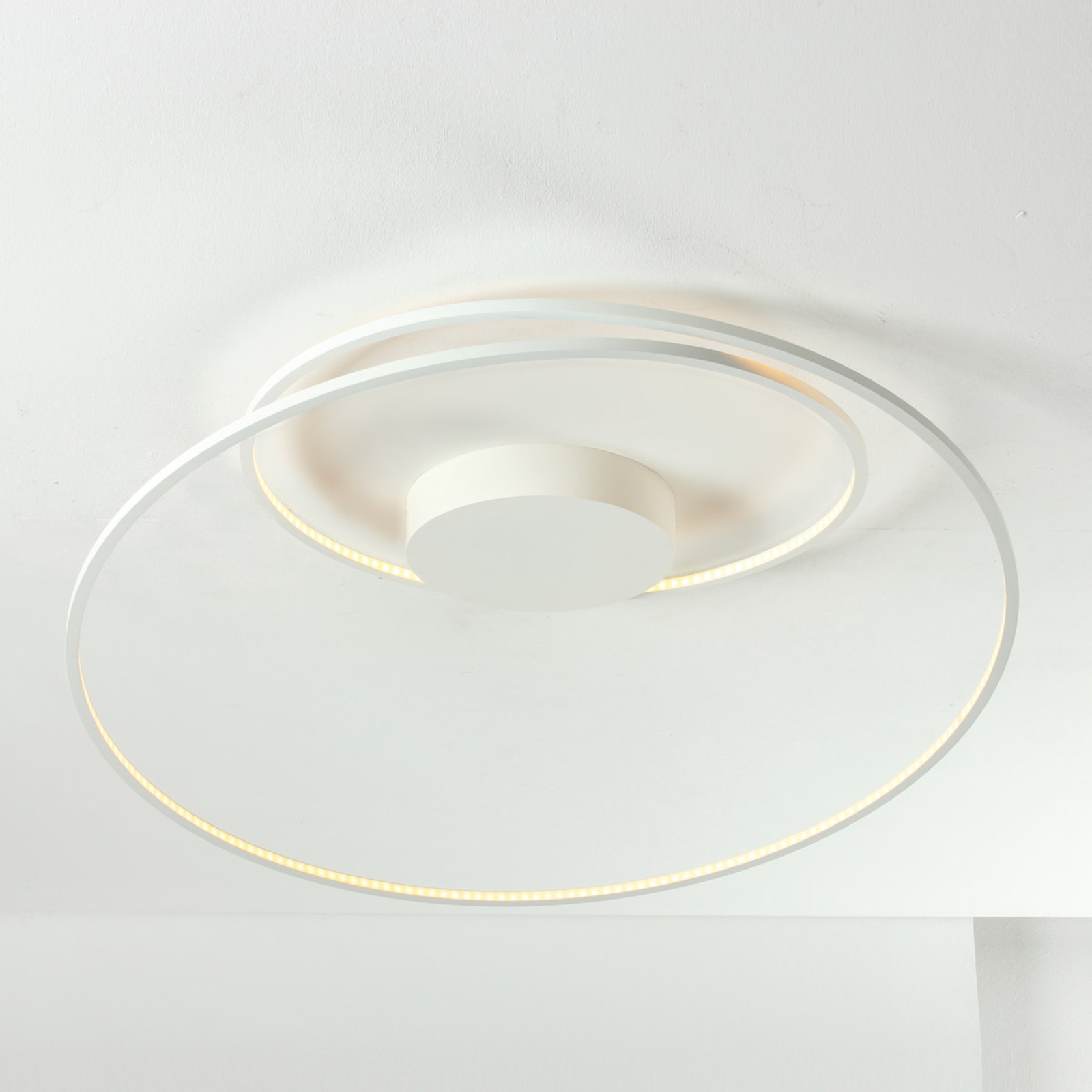 Flashy LED ceiling light At