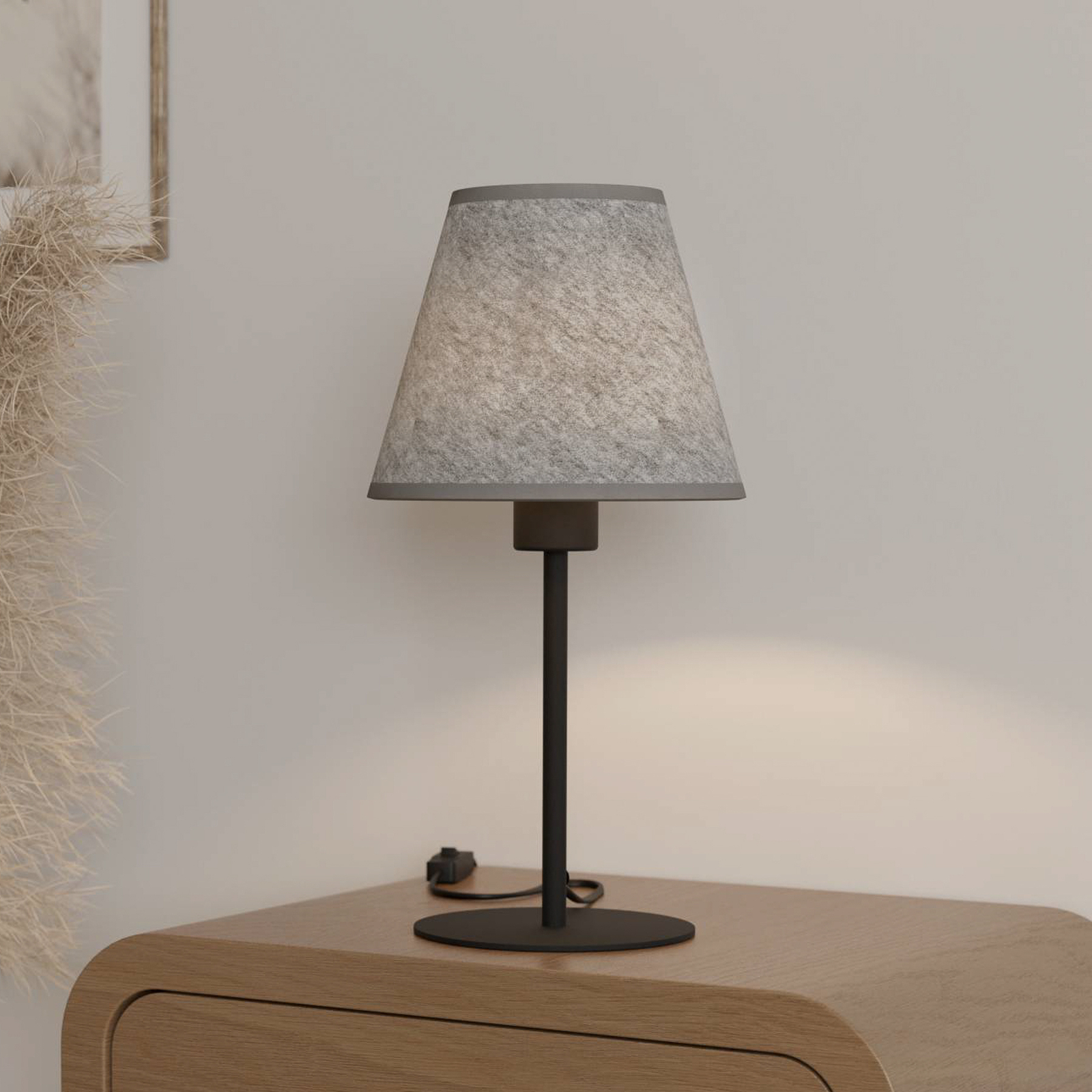 Lampa stołowa Alsager z filcowym kloszem