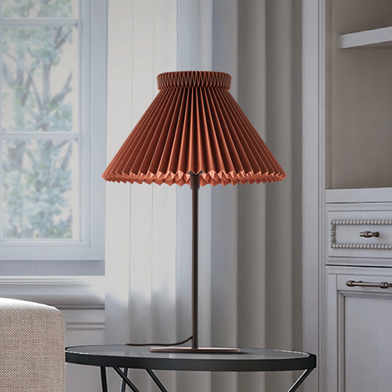 LE KLINT Tischleuchte LK 334, braun, Papier, Höhe 50 cm