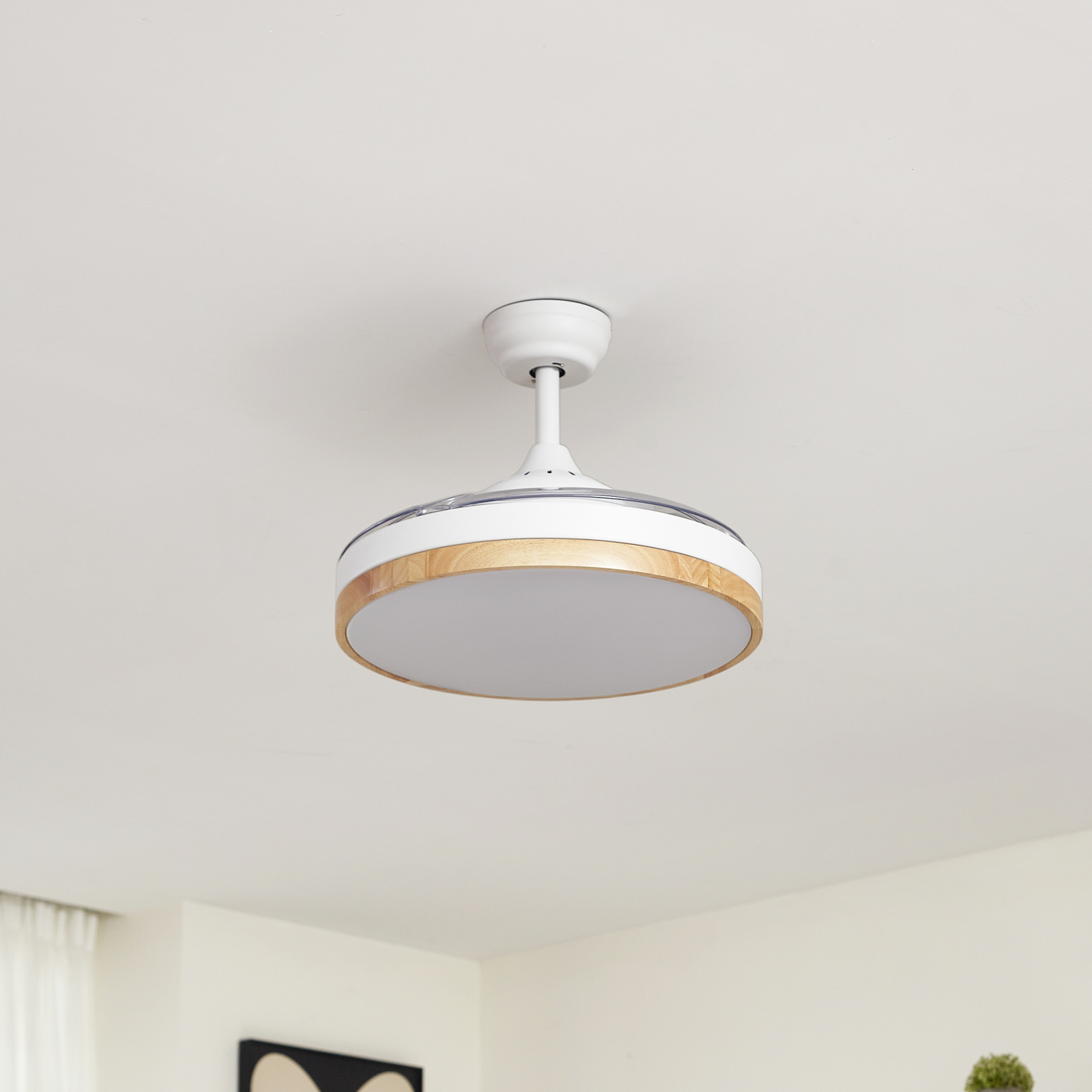 Lindby LED-takfläkt Oras, vit, DC, tyst, Ø 107 cm