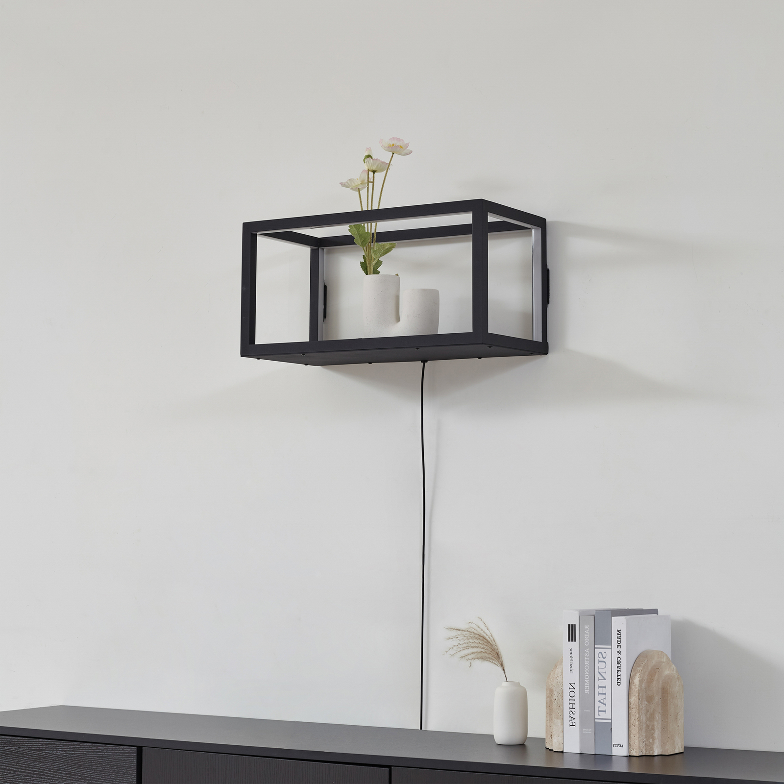 Lindby LED-vägglampa Birta, hängande, stickkontakt, hylla, 51 cm