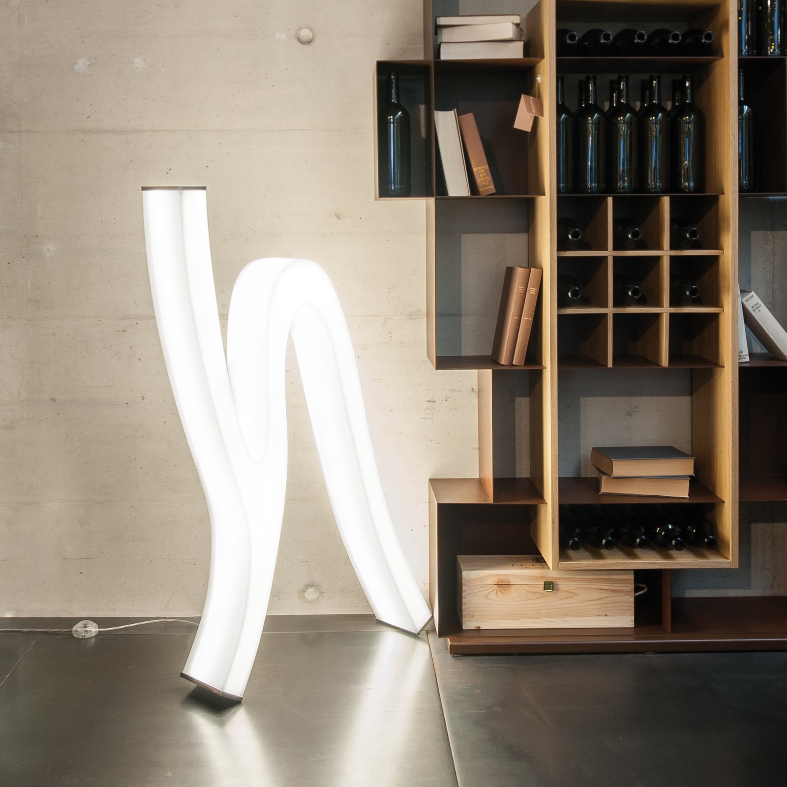 Molto Luce Lash Object LED-gulvlampe, hvid krom