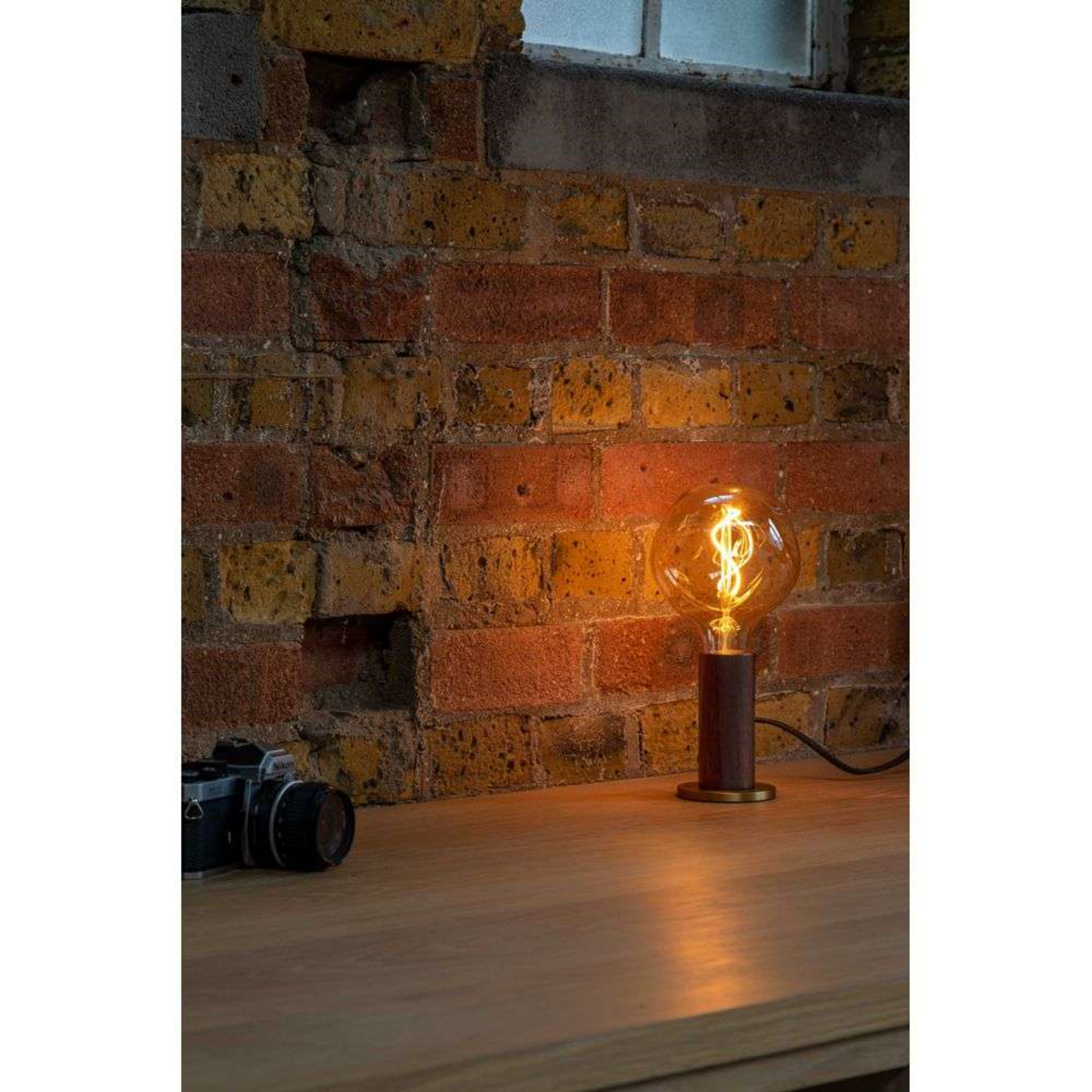 Knuckle Stolna lampa w/Voronoi I Walnut - Tala