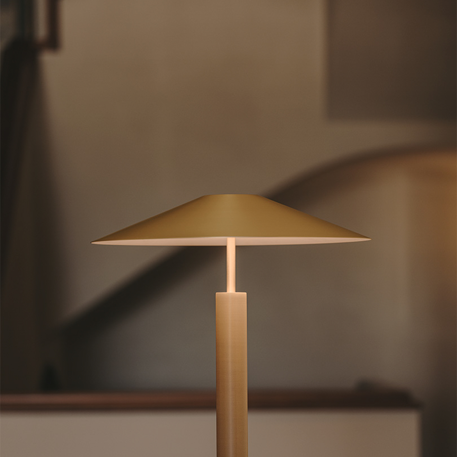 LEDS-C4 LED floor lamp H, gold-coloured matt, switchable, steel