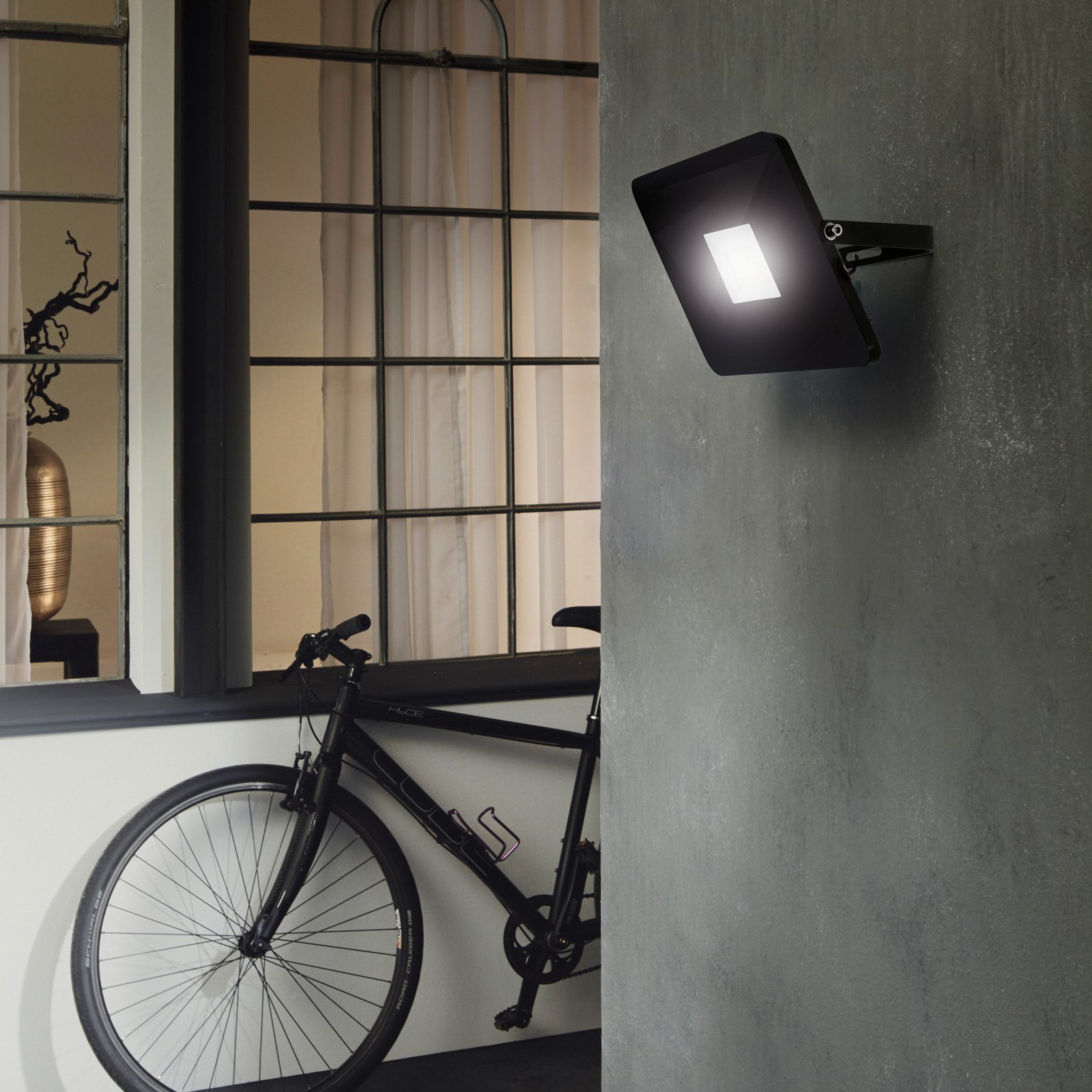 Faedo 3 LED venkovní reflektor v černé barvě, 50W