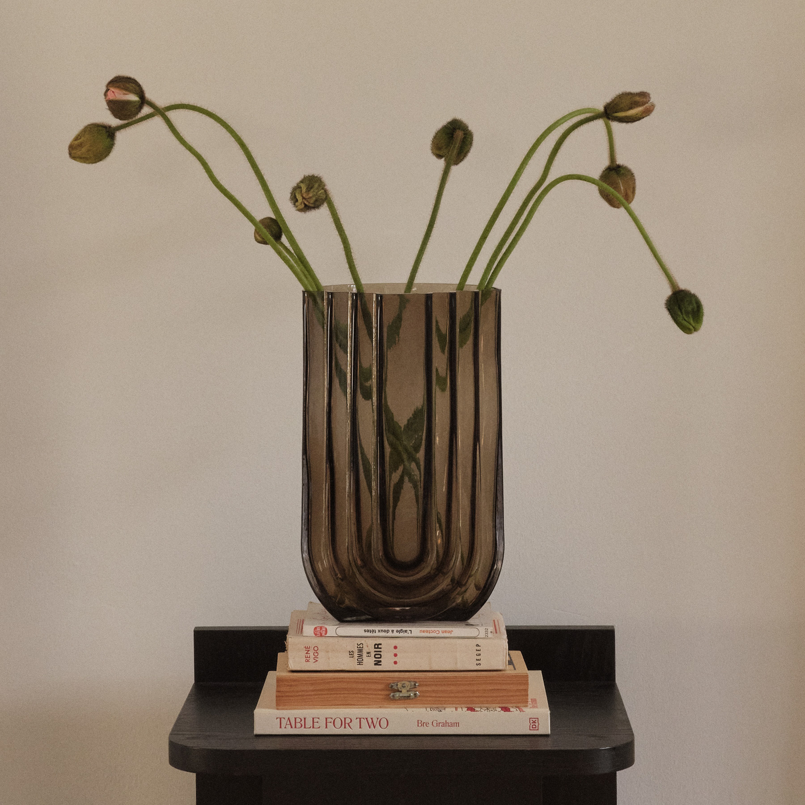 Jarrón Vima, gris ahumado, 29 cm de altura, cristal - GEJST