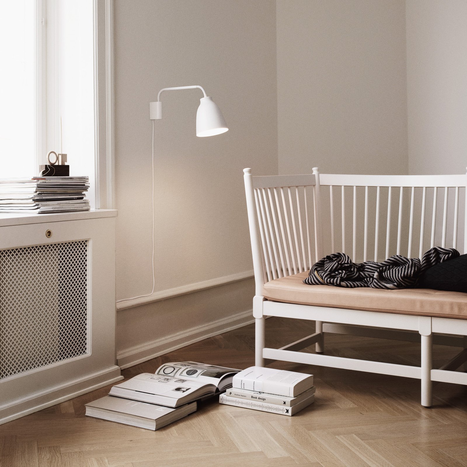 Caravaggio Read Vegglampe Hvit - Fritz Hansen
