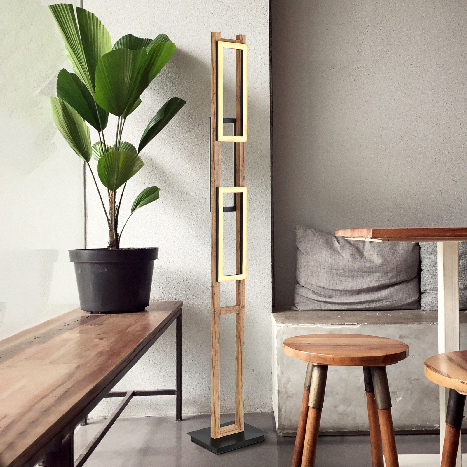 LED-Stehlampe Illa in Holzdesign