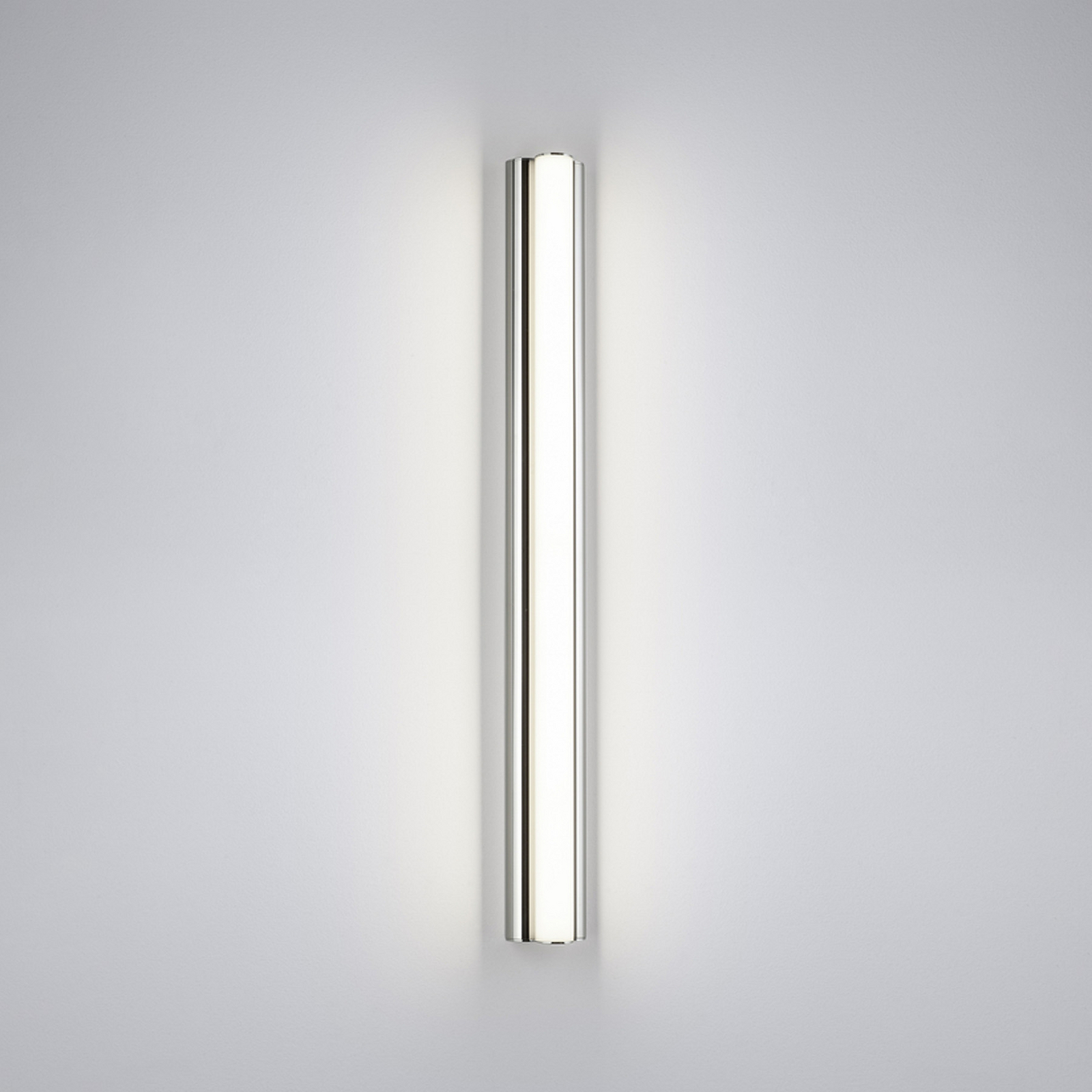 Helestra LED mirror light LOOM 2, length 60 cm, IP44, CCT
