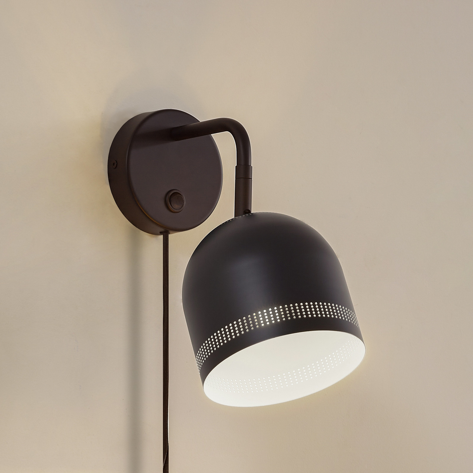 Nola Aplică Oura negru cu ștecher reglabilă fier - dormitor - Scandinavă - negru mat alb - Metal