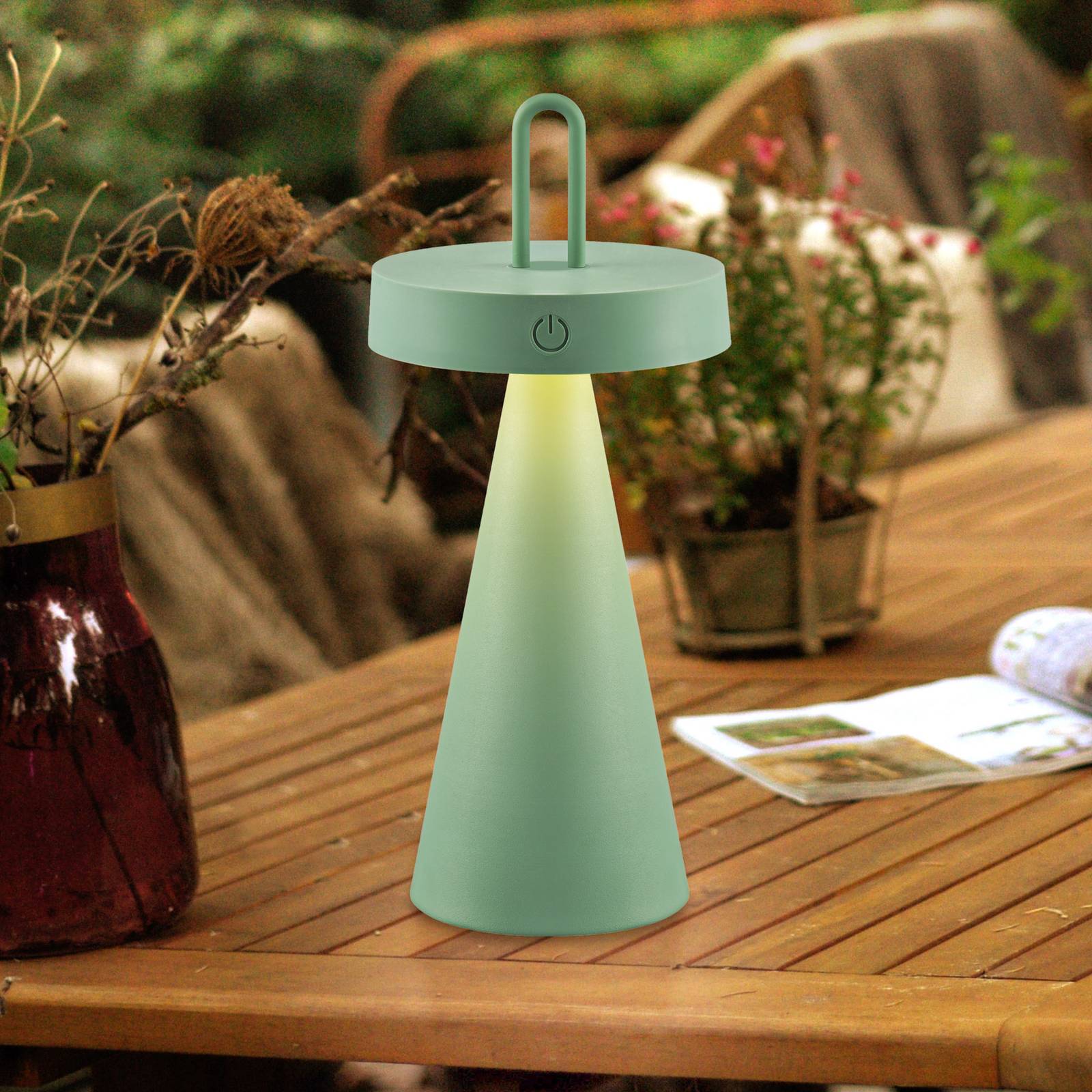 JUST LIGHT. Lampe de table LED rechargeable Alwa vert fer IP44