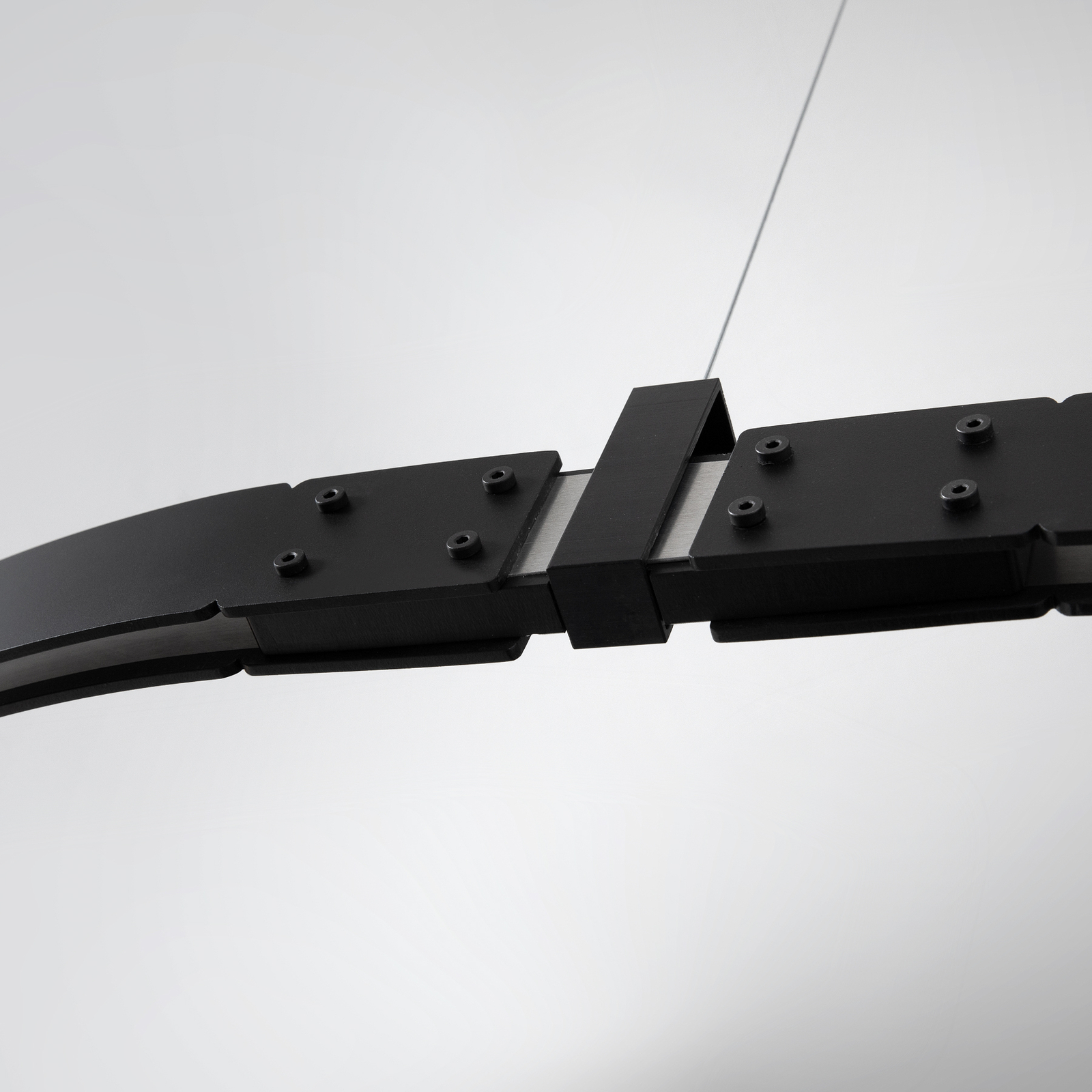 Karman Stant -LED-riippuvalo, musta, pituus 103 cm