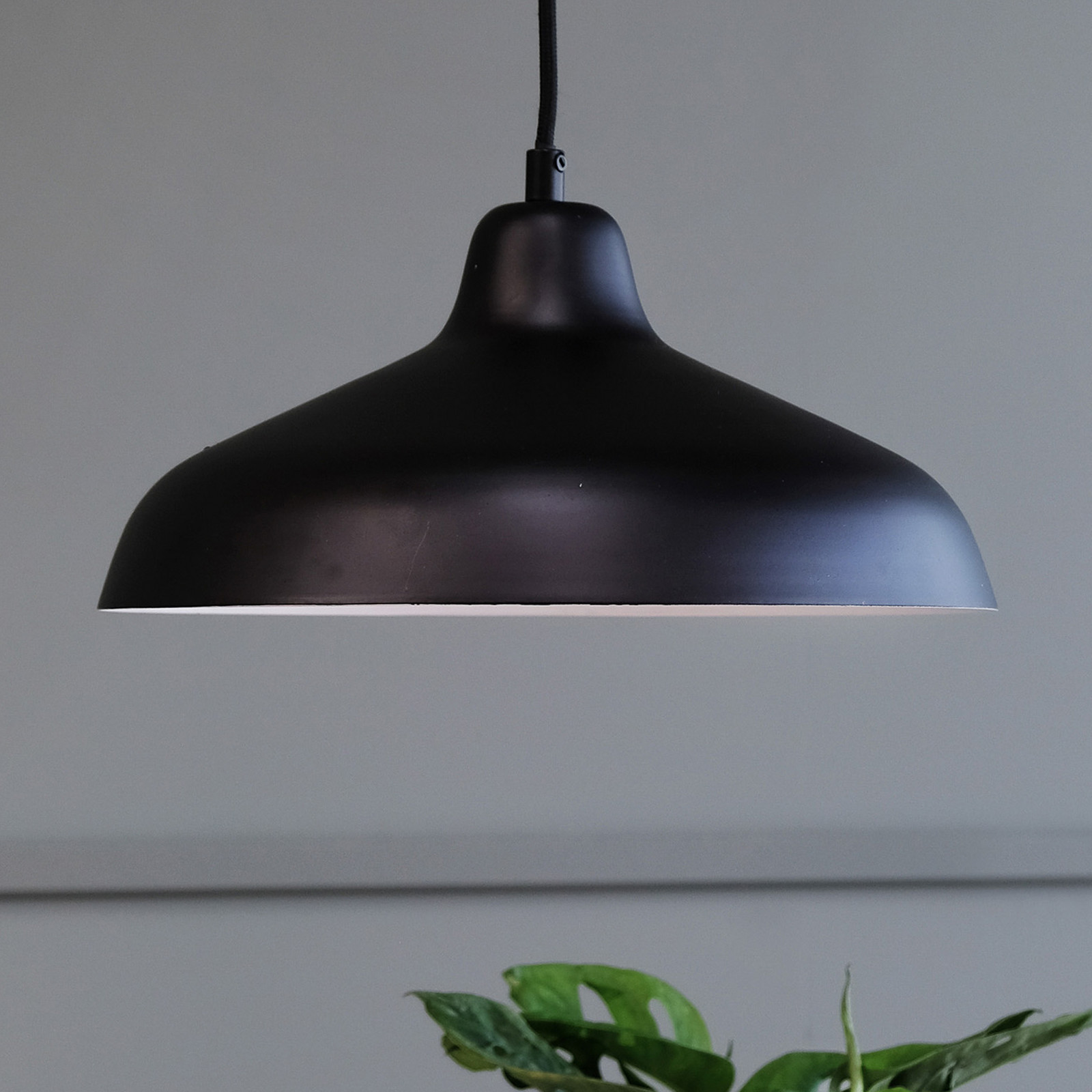 Pendulul Dyberg Larsen Futura alb/negru Ø 40 cm
