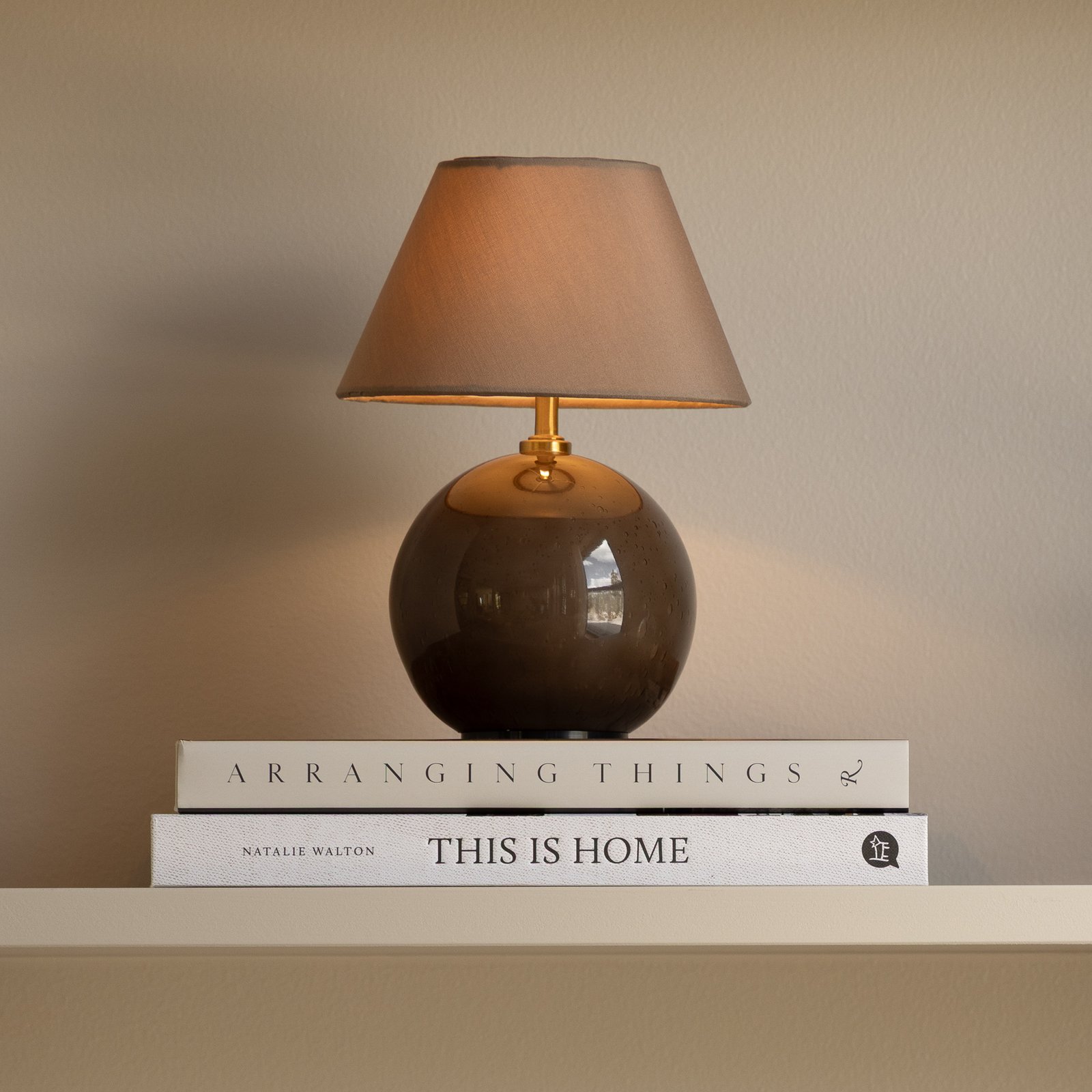 Iris 16 LED-Akku-Tischleuchte braun Textil - Globen Lighting Iris 16 LED-Akku-Tischleuchte braun Textil - Globen Lighting