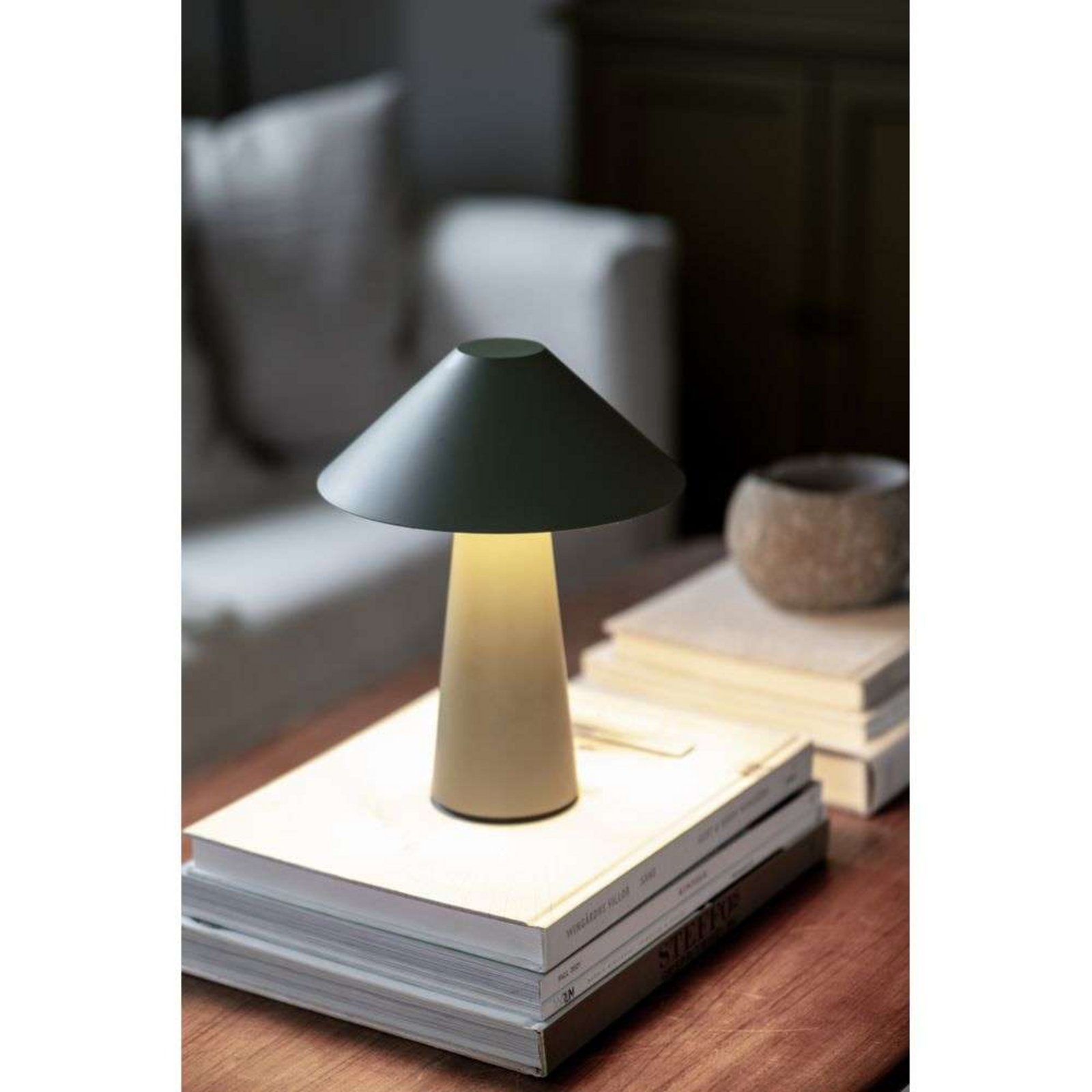 Globen Lighting Akku-Tischlampe Cannes, grün, 26 cm IP44 Globen Lighting Akku-Tischlampe Cannes, grün, 26 cm IP44