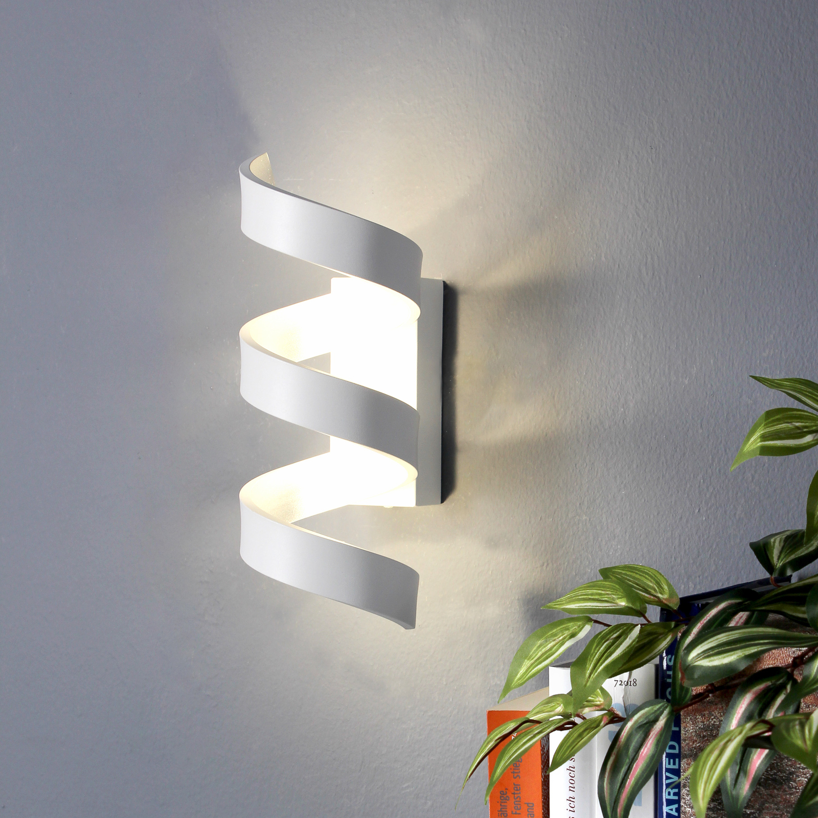 LED-seinävalaisin Helix, valkoinen-hopea, 26 cm