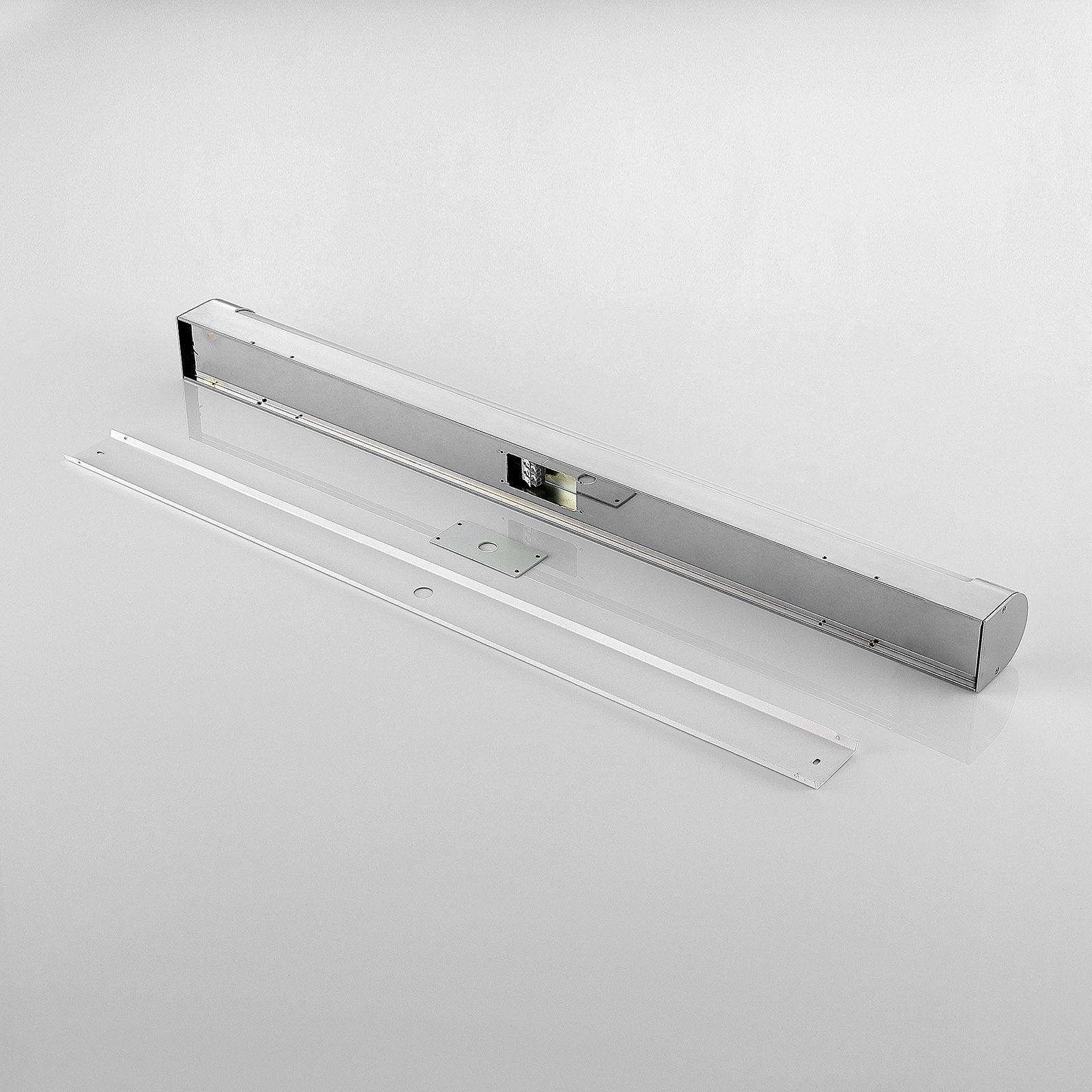 Lindby Nava nástenné LED, 90 cm