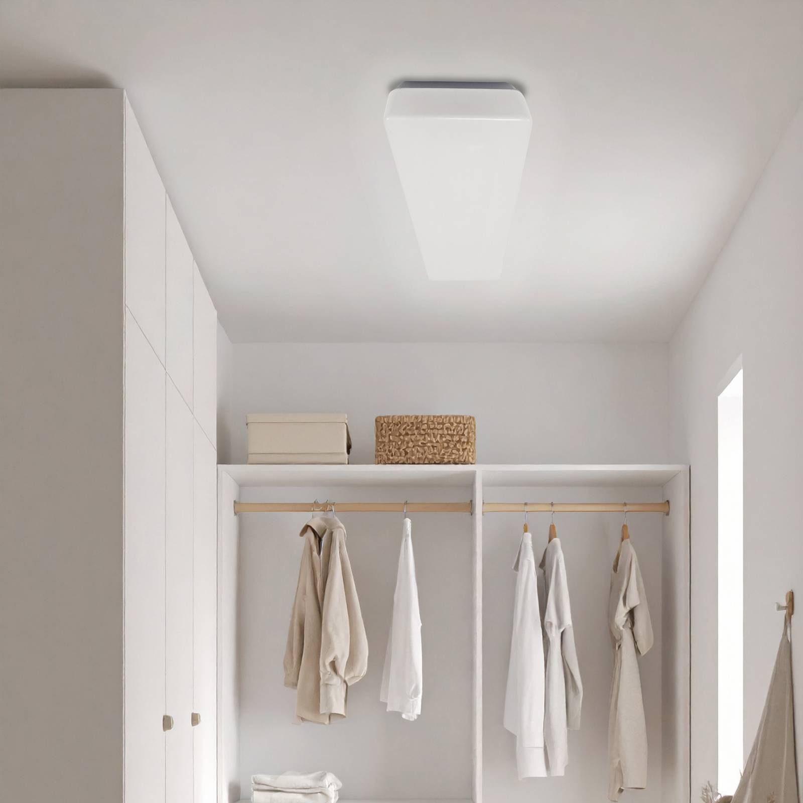 Lampa sufitowa LED MEGAMAN Bruno, 117 cm, 56 W, IP44, biała