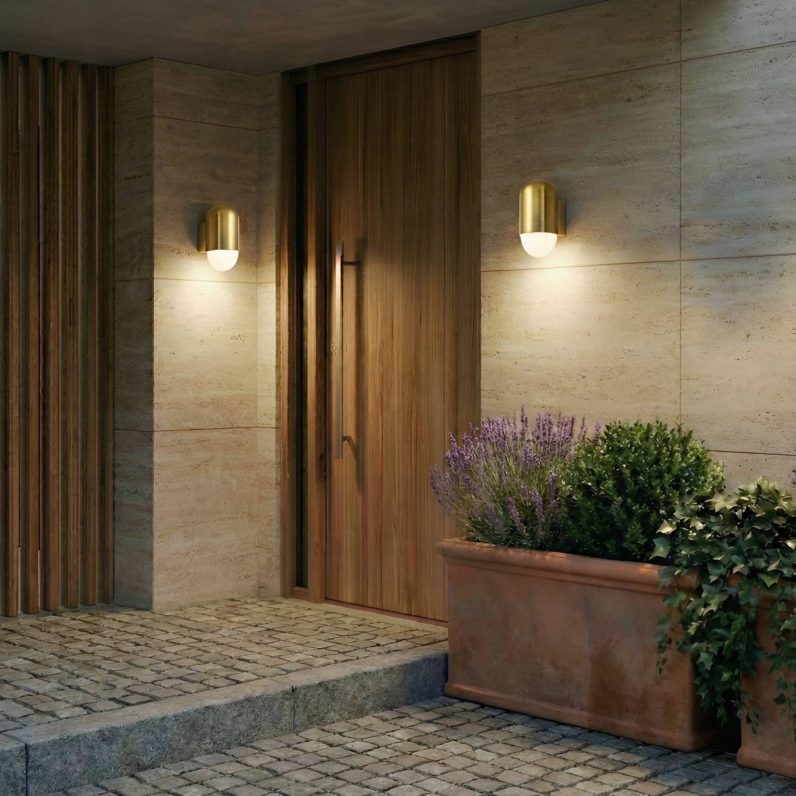 Lindby Außenwandleuchte Pilva, messing, Metall, IP44, E27 günstig online kaufen