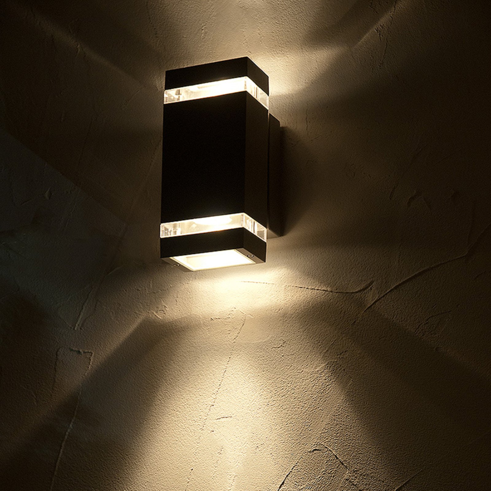 LED outdoor wall light Focus angular 2-bulb.