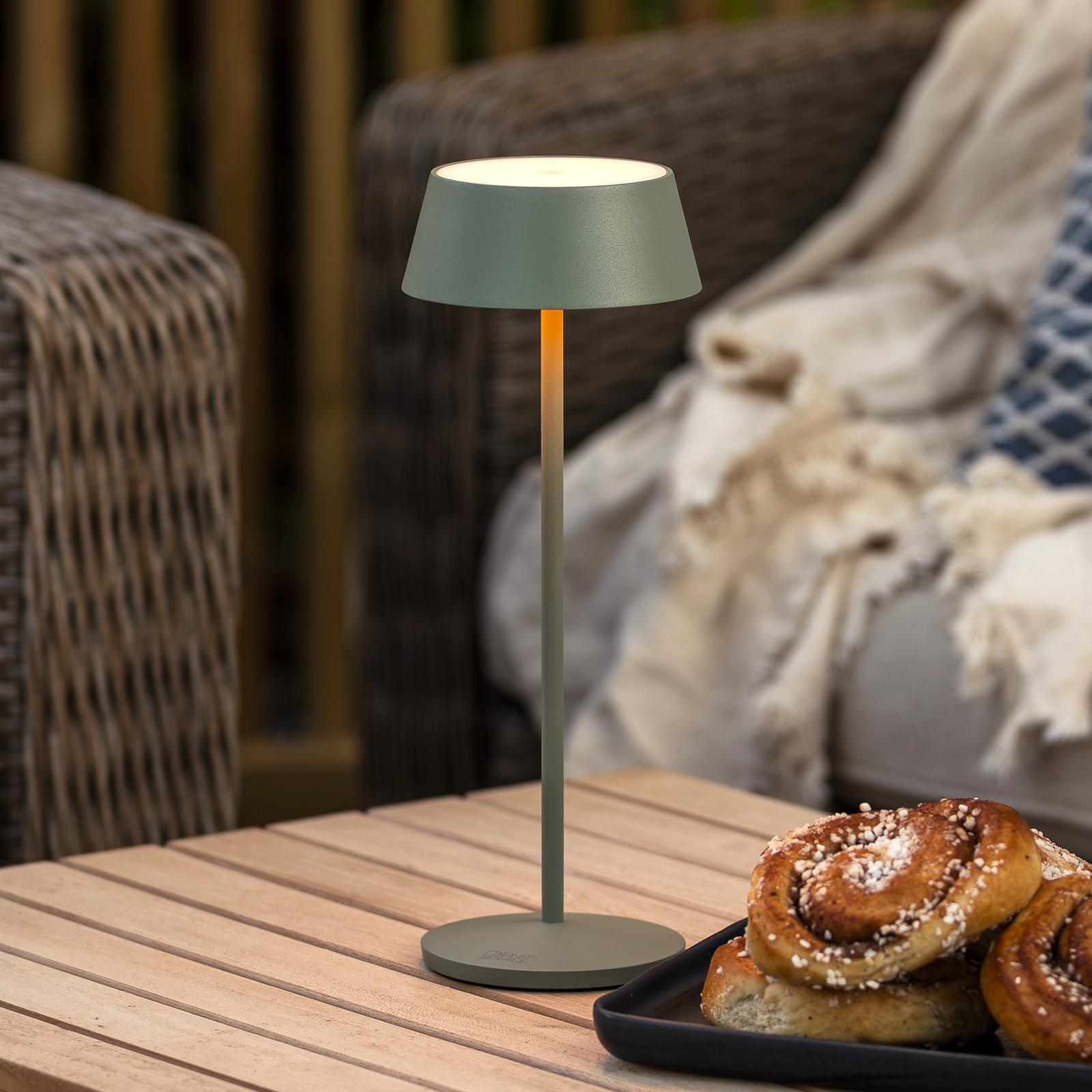LED-akuga laualamp Menton, roheline, kõrgus 27 cm, IP54, USB LED-akuga laualamp Menton, roheline, kõrgus 27 cm, IP54, USB