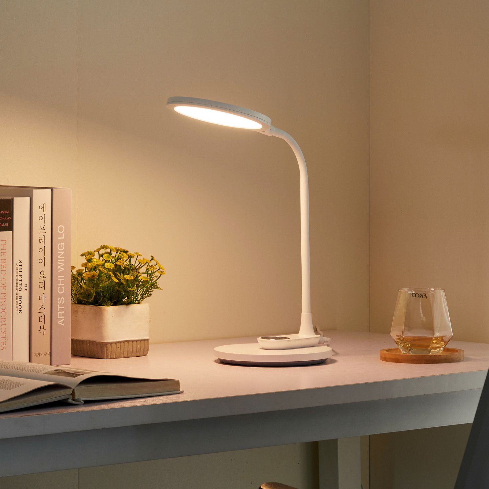Lampă de masă cu LED Lindby Valtaria alb CCT reglabilă - Studiu / Birou - modern - Plastic