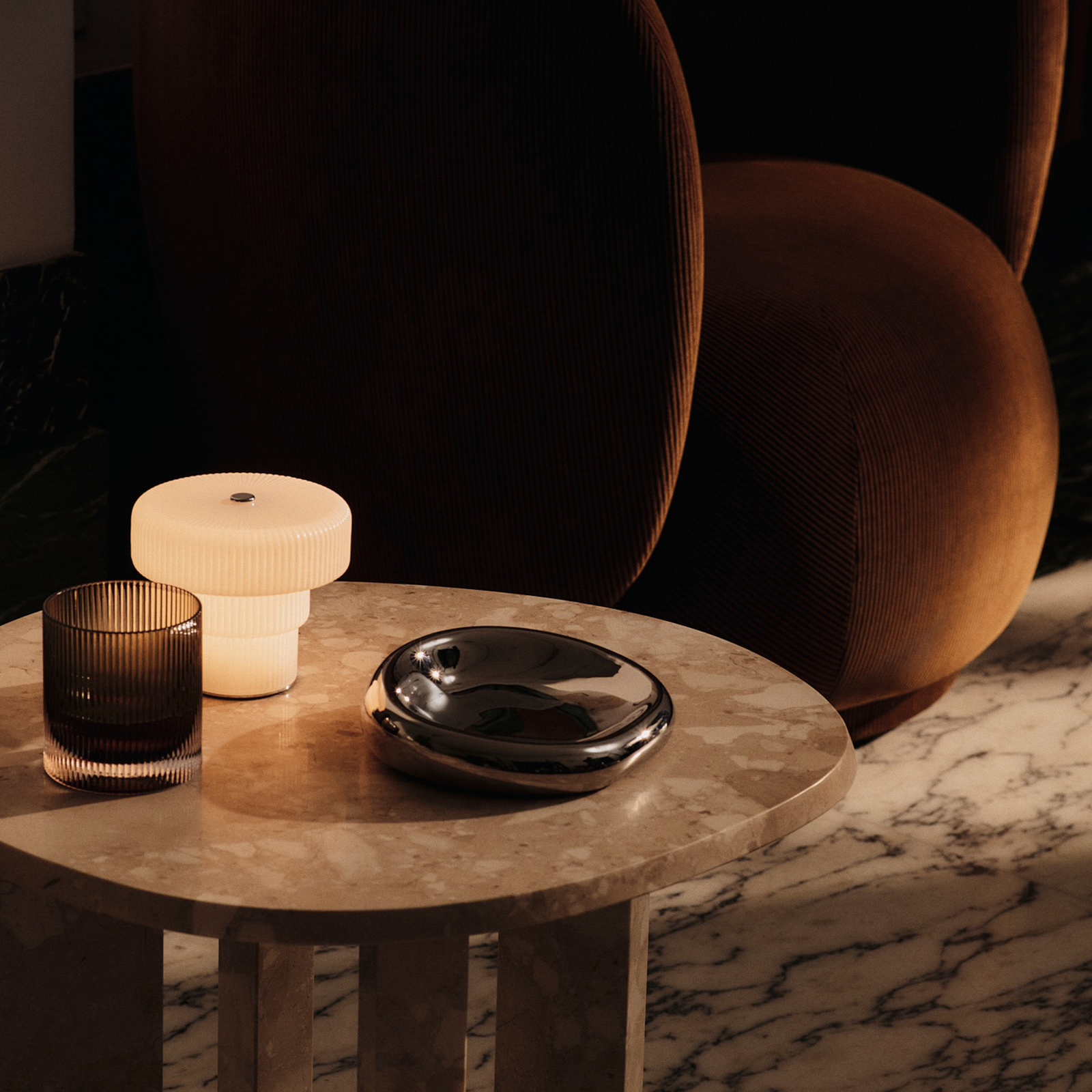 Ripple LED-Akku-Tischlampe, Glas, Höhe 10,2 cm - ferm LIVING