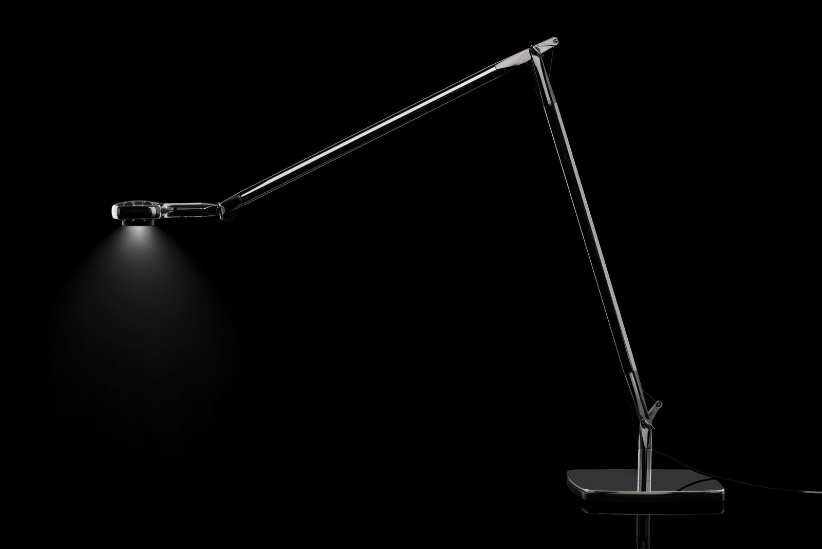 Otto Watt LED Table Lamp Black Soft-Touch - Luceplan