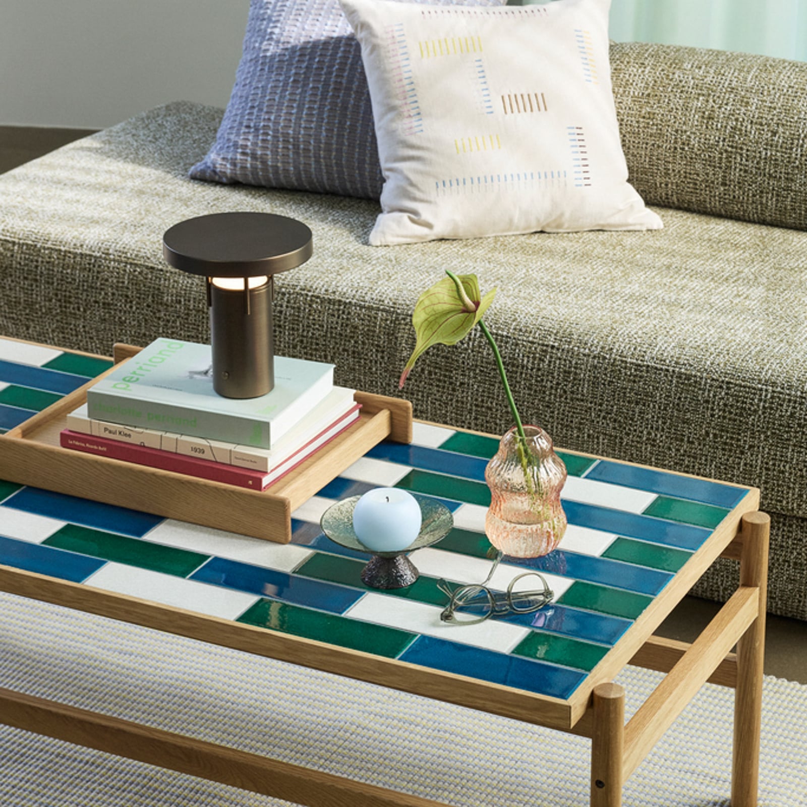 Vassoio Less in rovere chiaro, lunghezza 42 cm - Hübsch